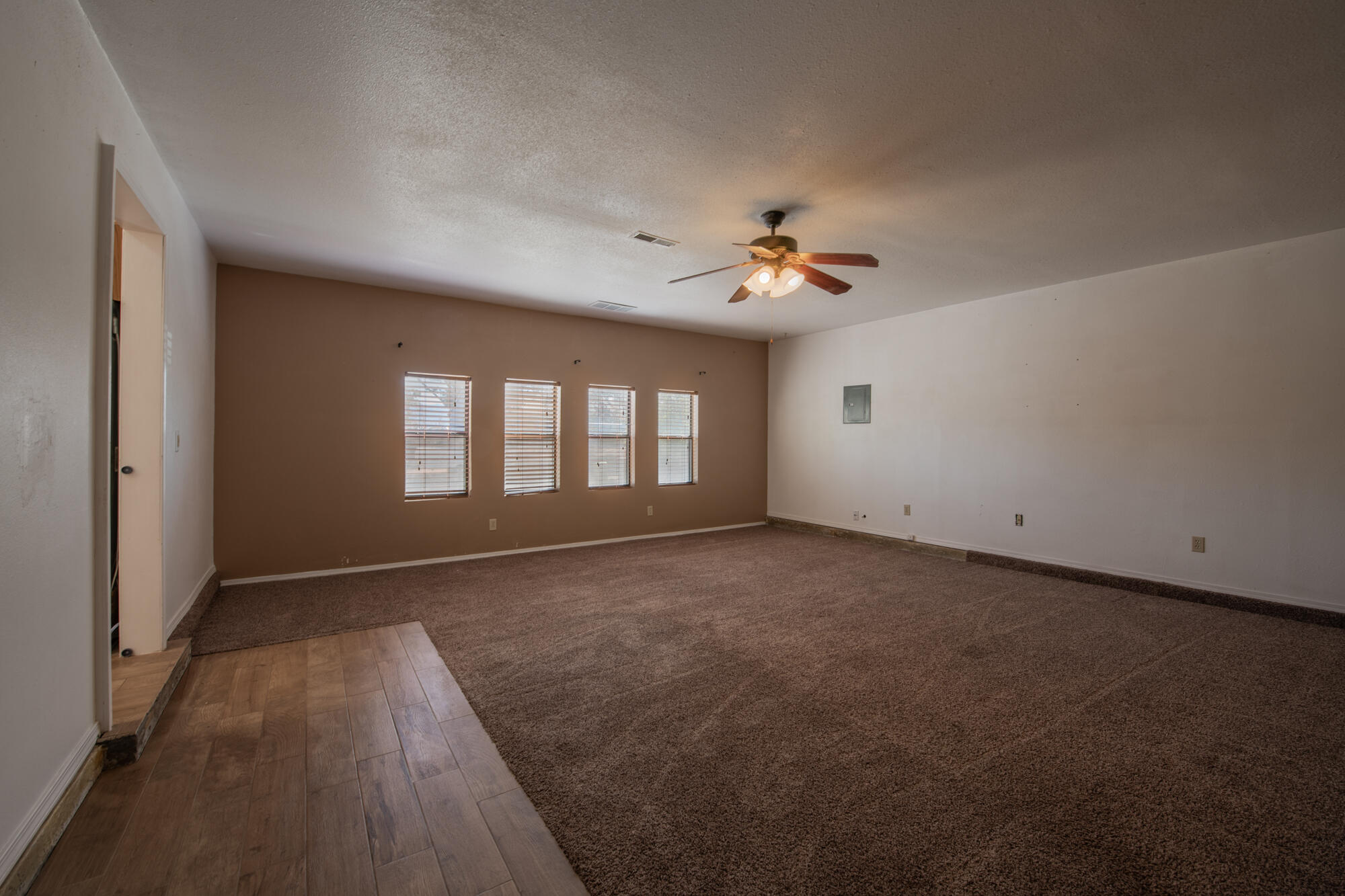 1945 Roanoke Drive NE