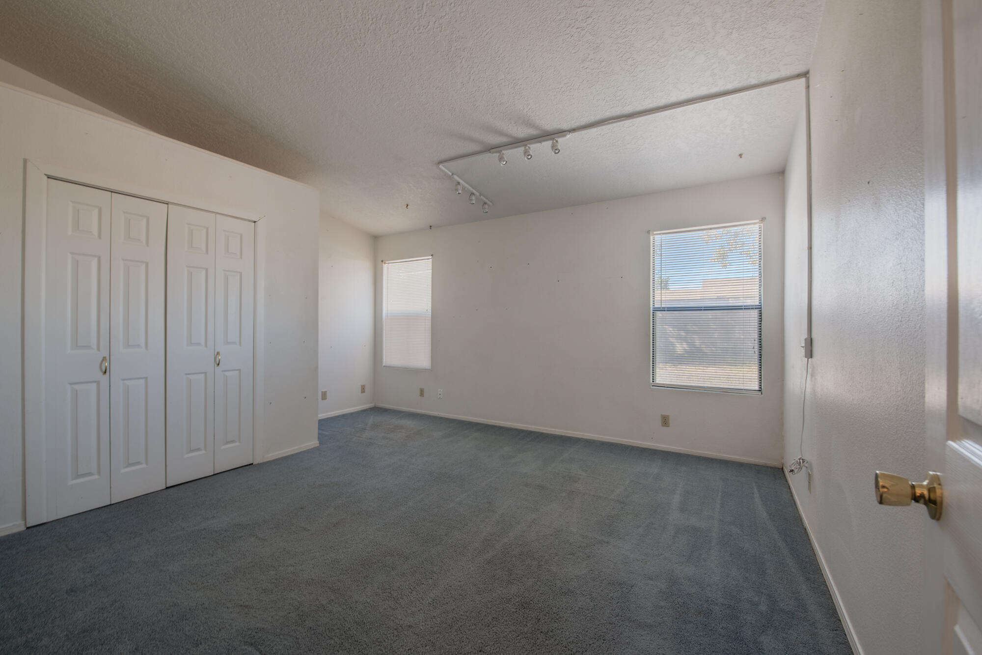 1945 Roanoke Drive NE