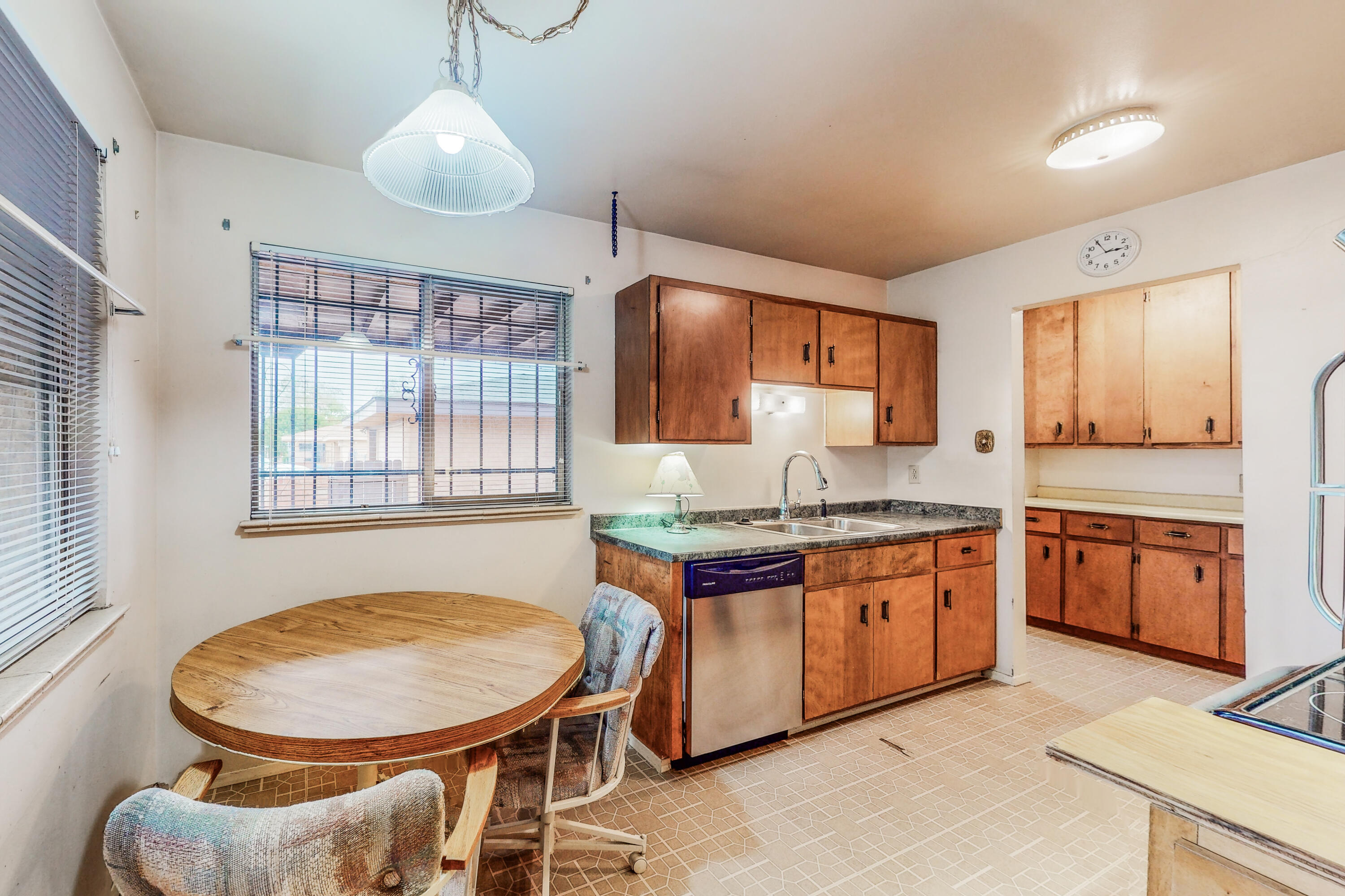 445 California Street SE