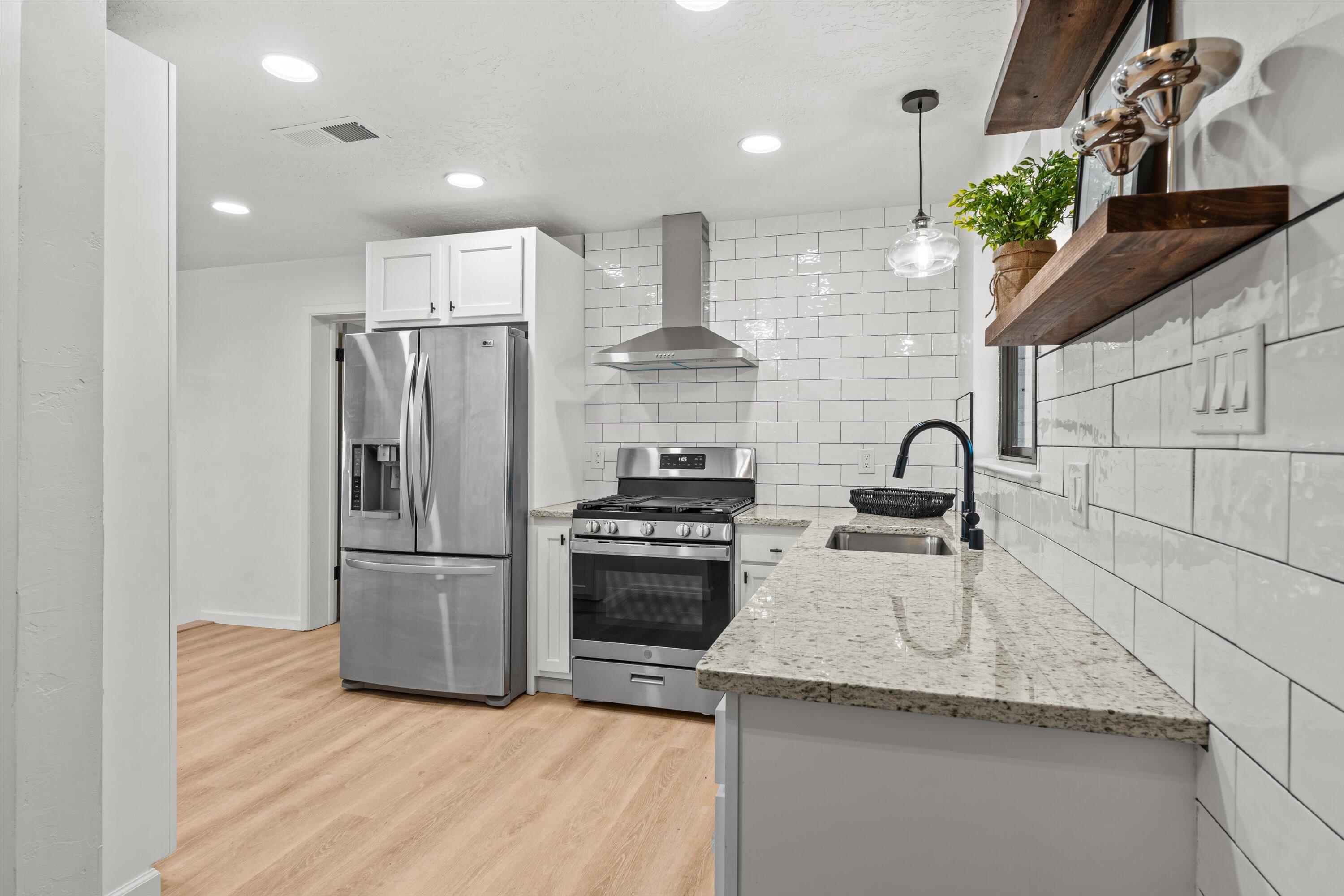 3717 General Bradley Street NE