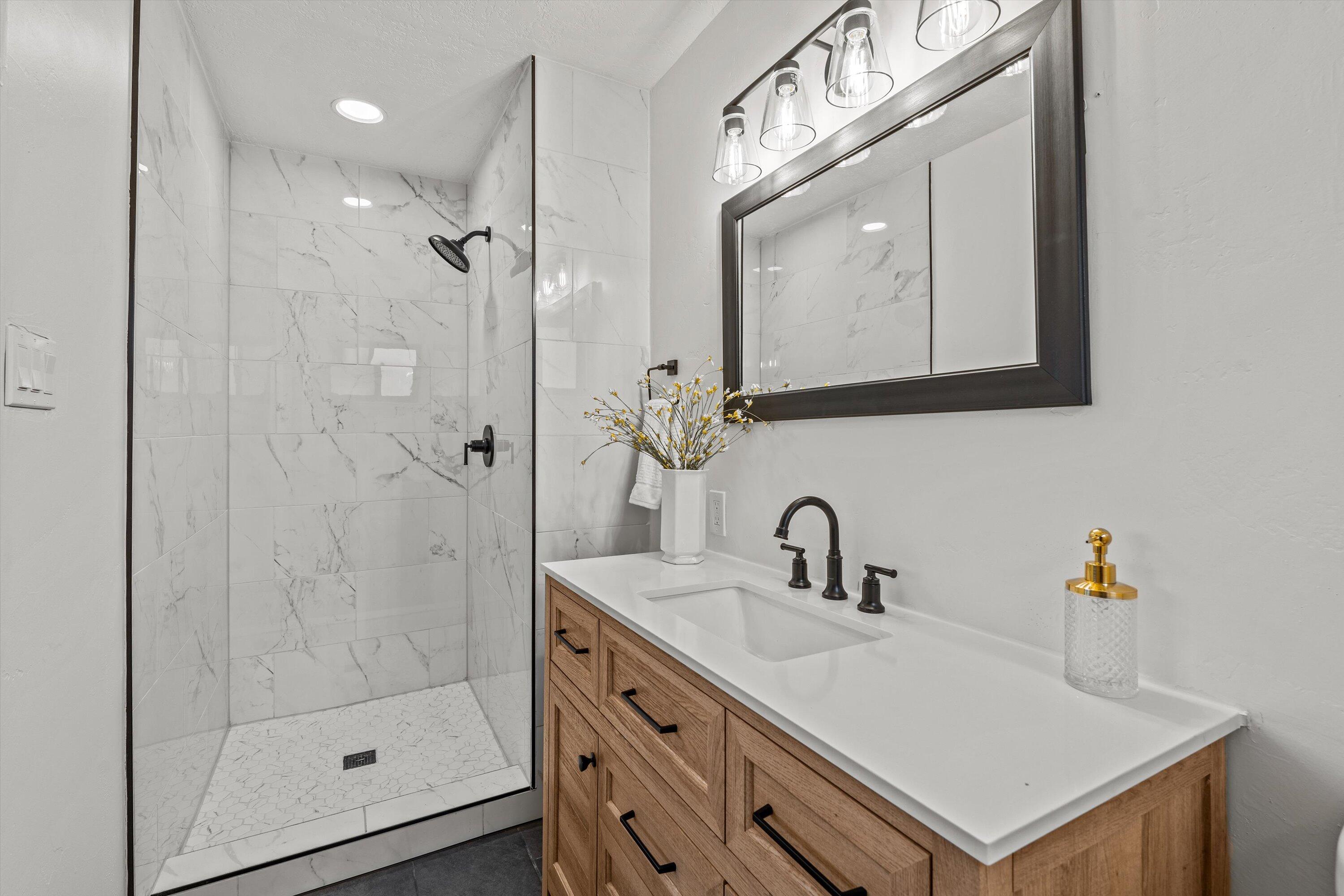 3717 General Bradley Street NE