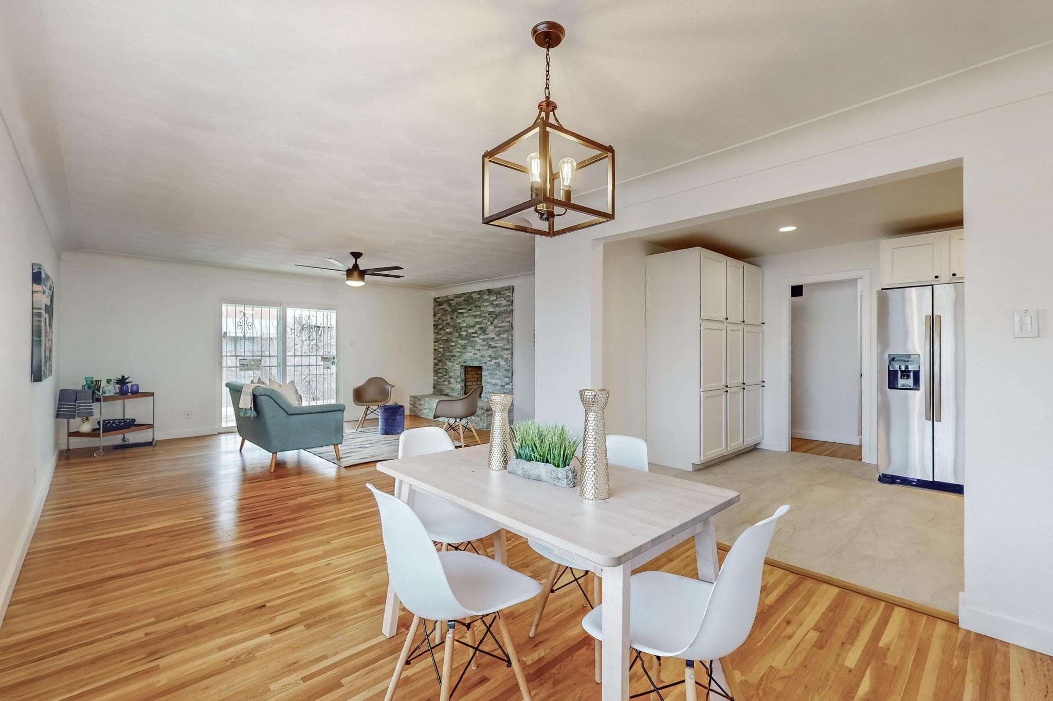 420 Palomas Drive NE