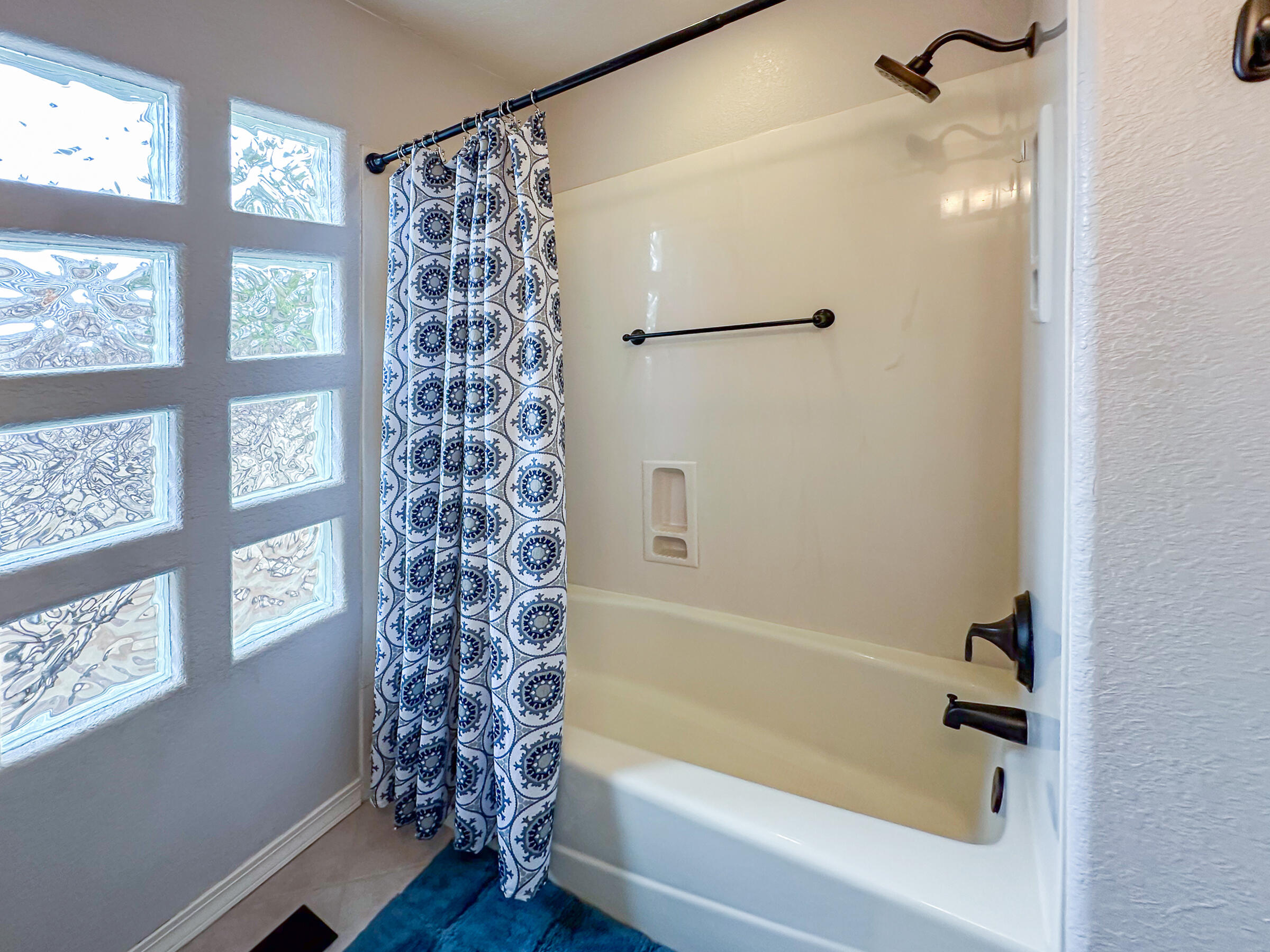 2412 High Point Court NE