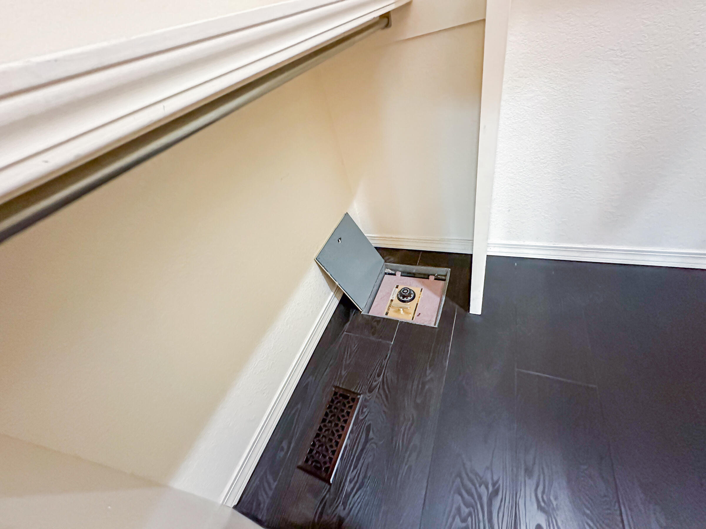 2412 High Point Court NE