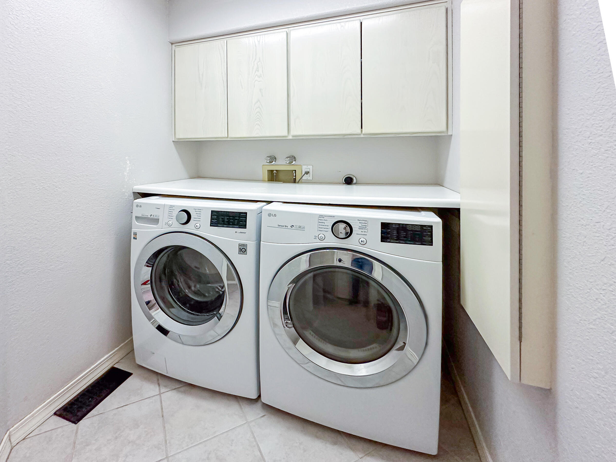 2412 High Point Court NE