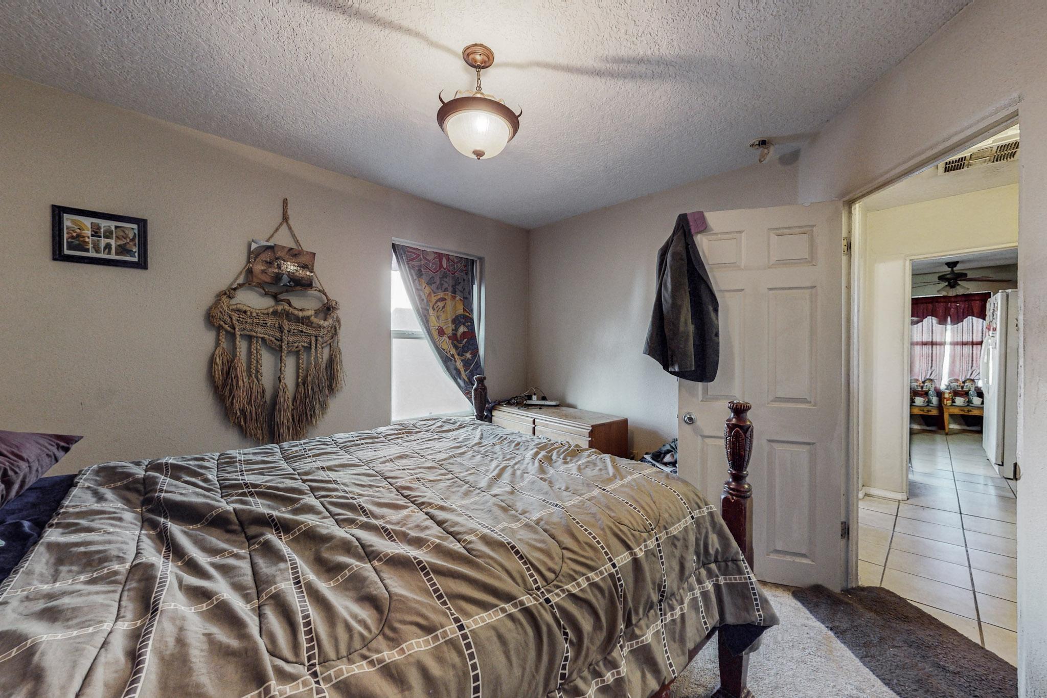 501 Candelaria Road NW