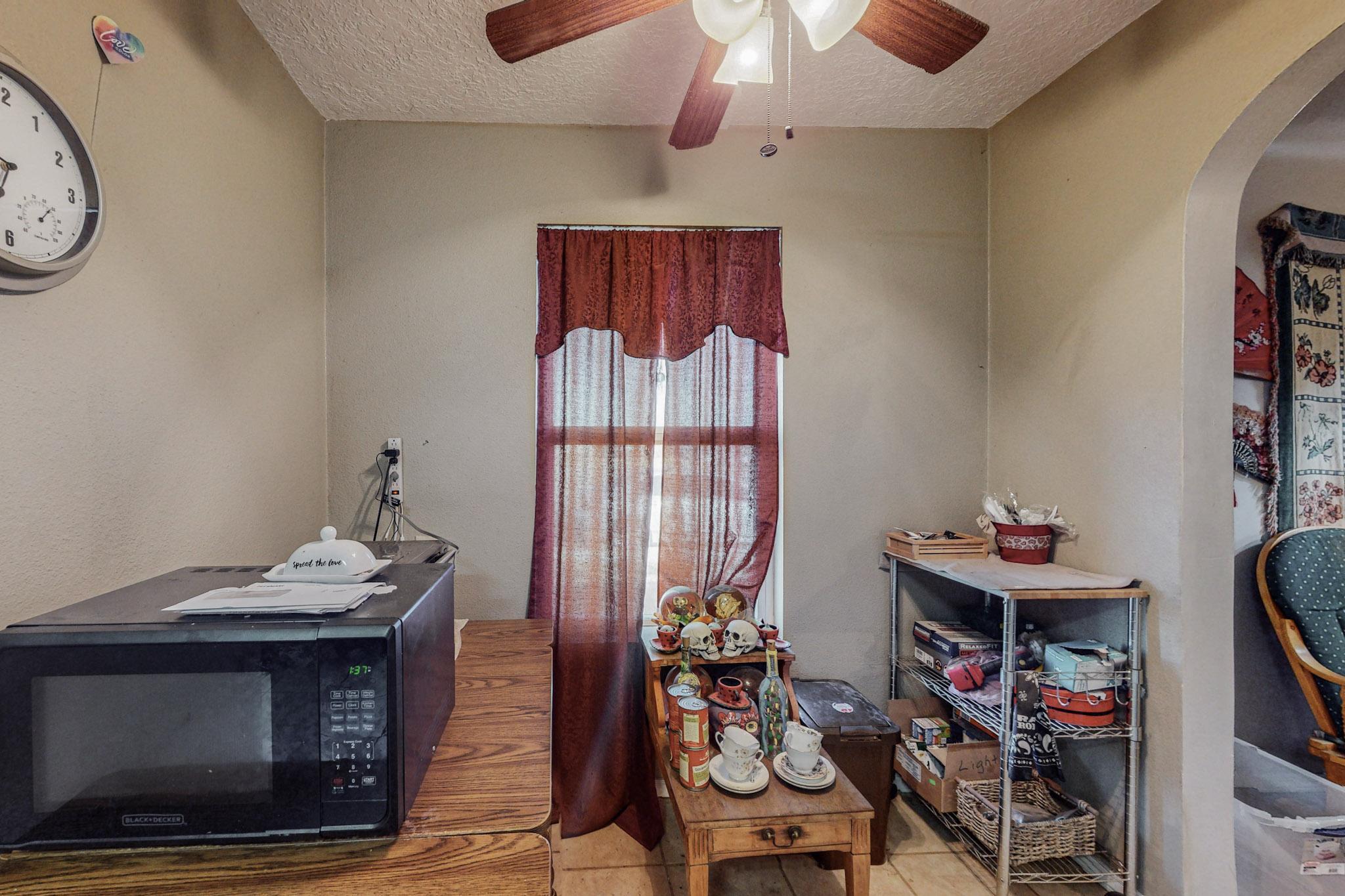 501 Candelaria Road NW