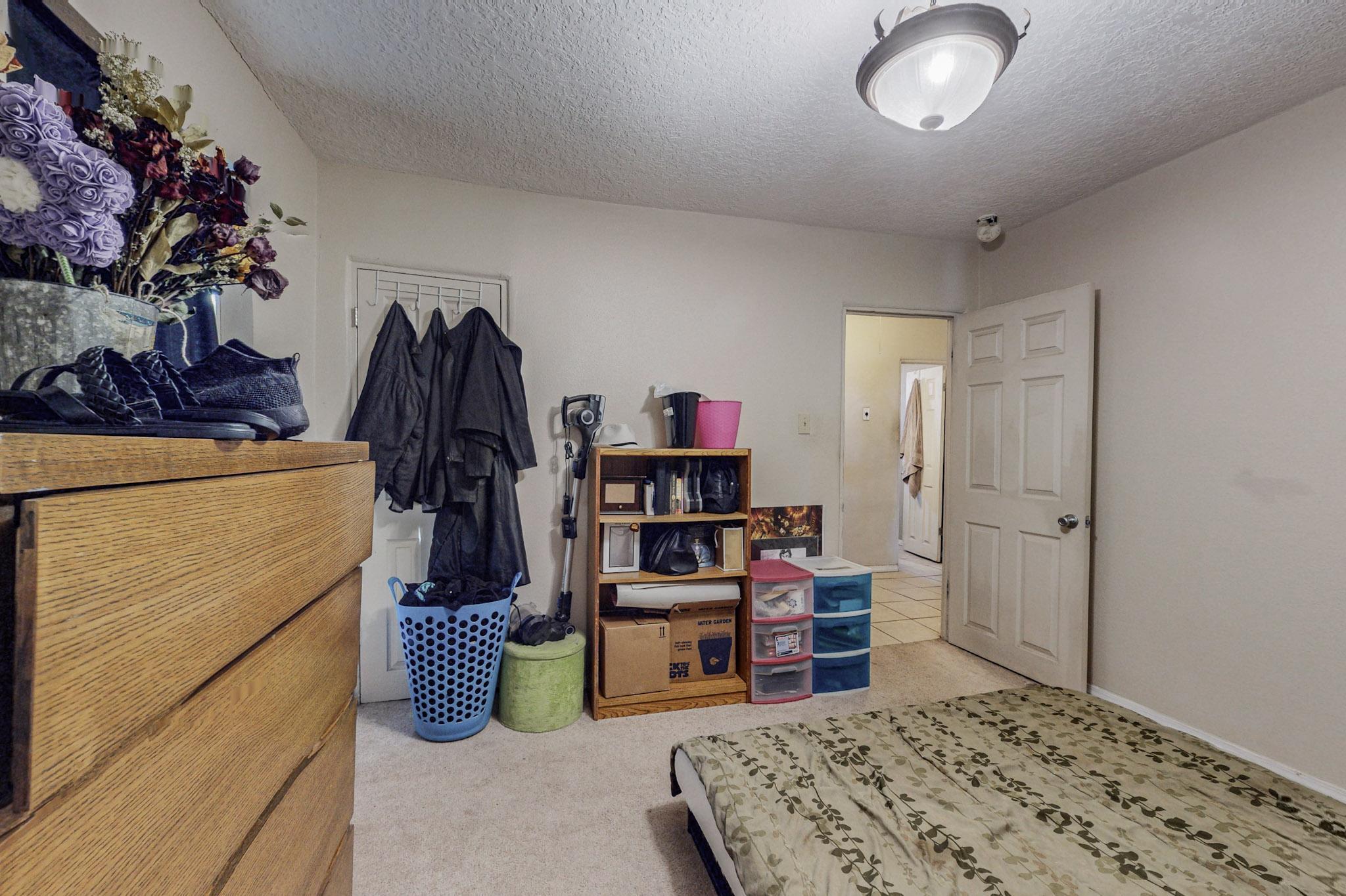 501 Candelaria Road NW