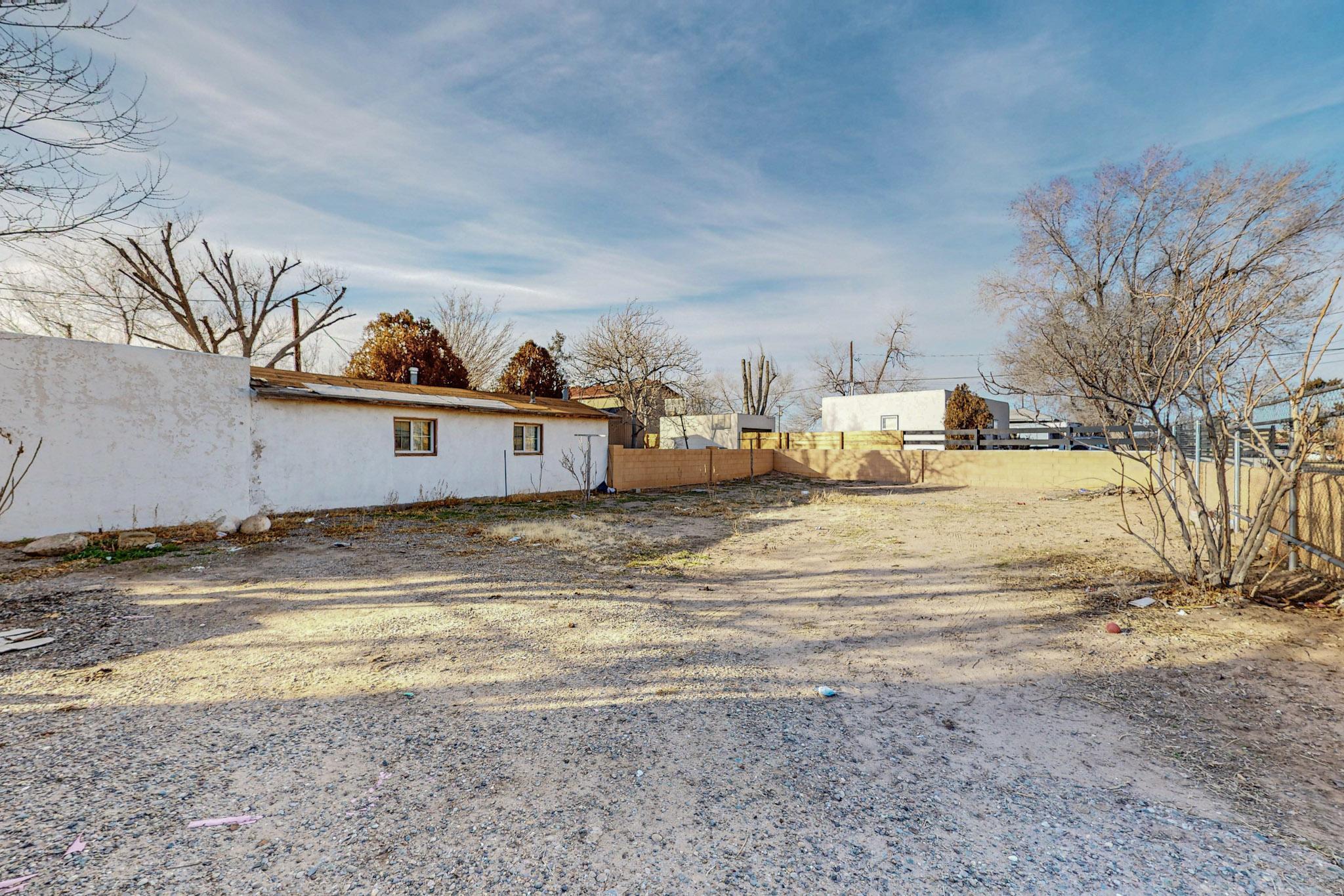 501 Candelaria Road NW