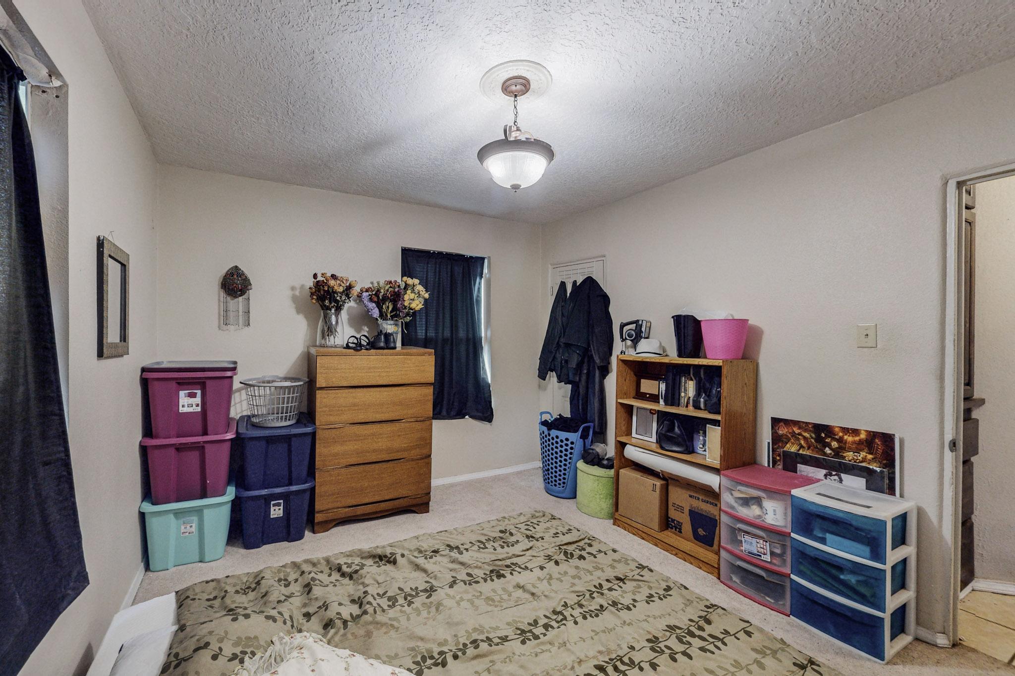 501 Candelaria Road NW