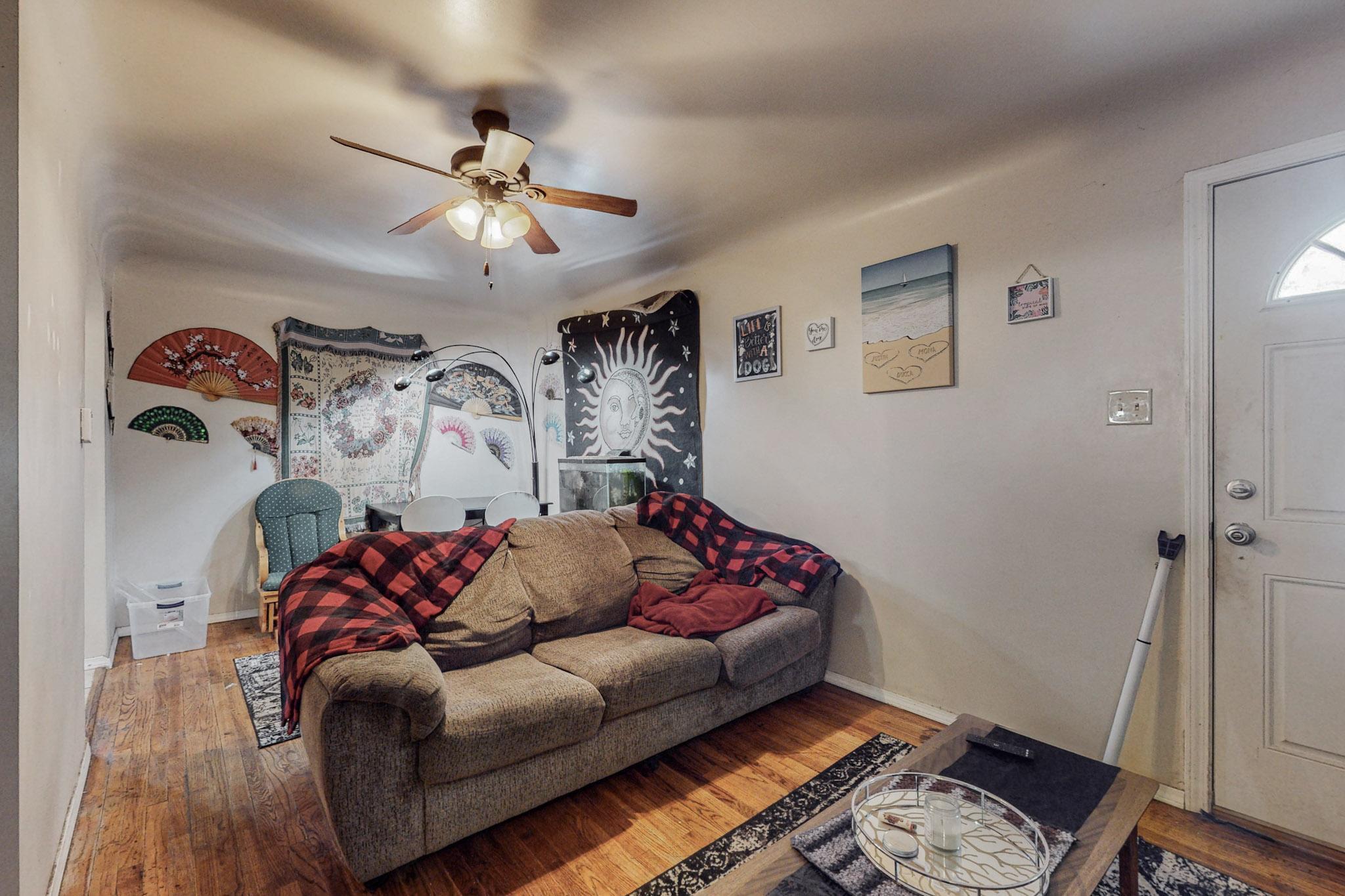 501 Candelaria Road NW