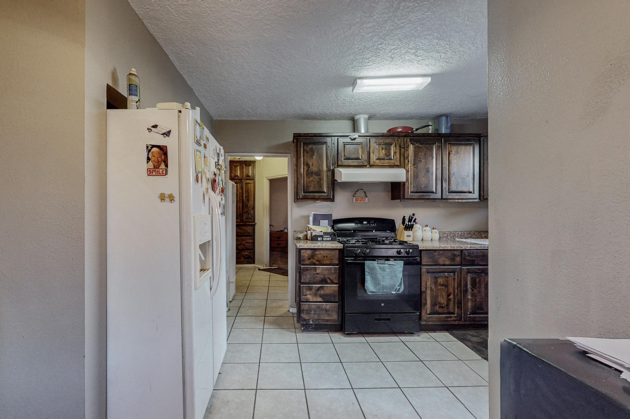 501 Candelaria Road NW