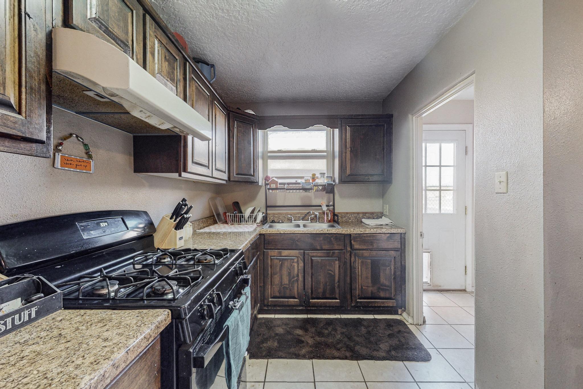 501 Candelaria Road NW