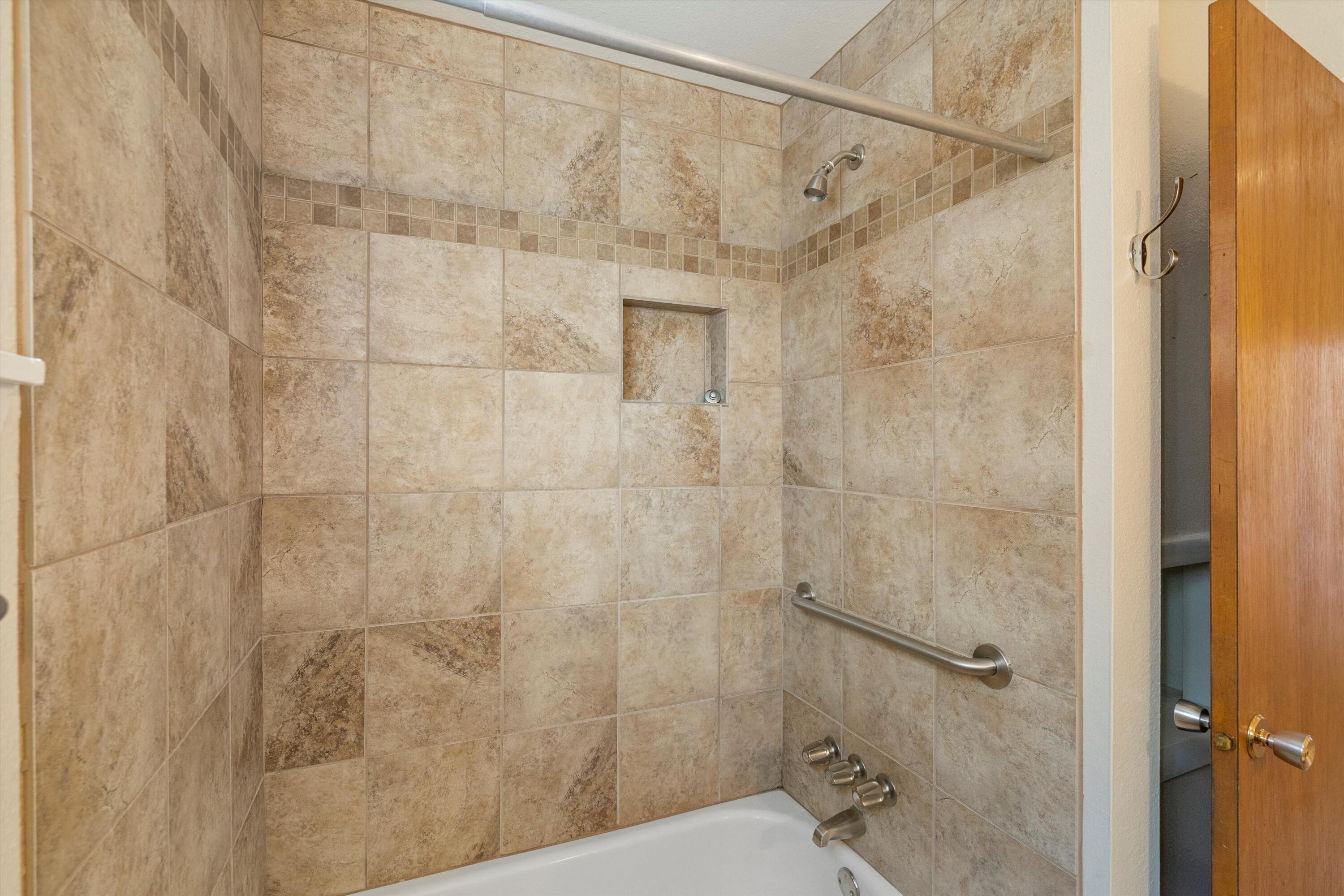 6209 Northland Avenue NE