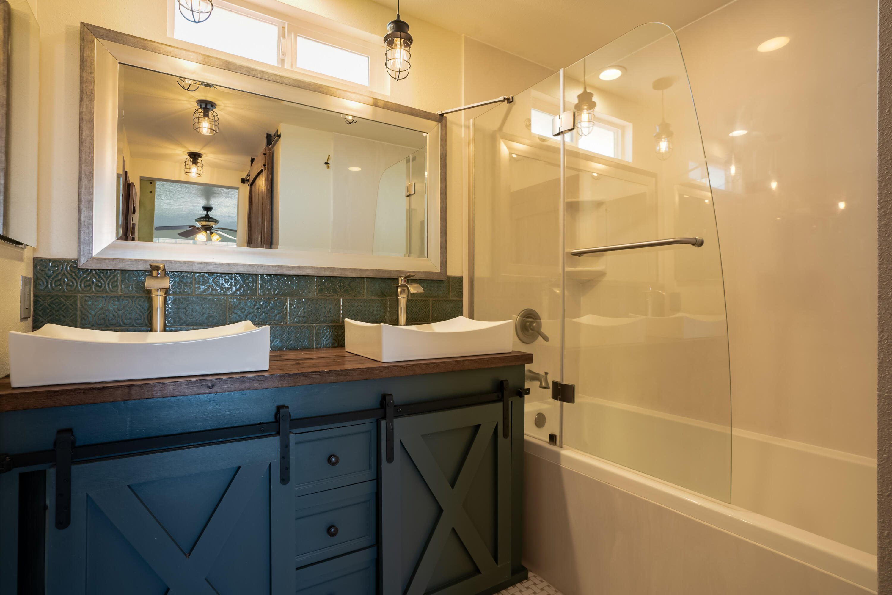 6940 Topeka Hills Drive NE