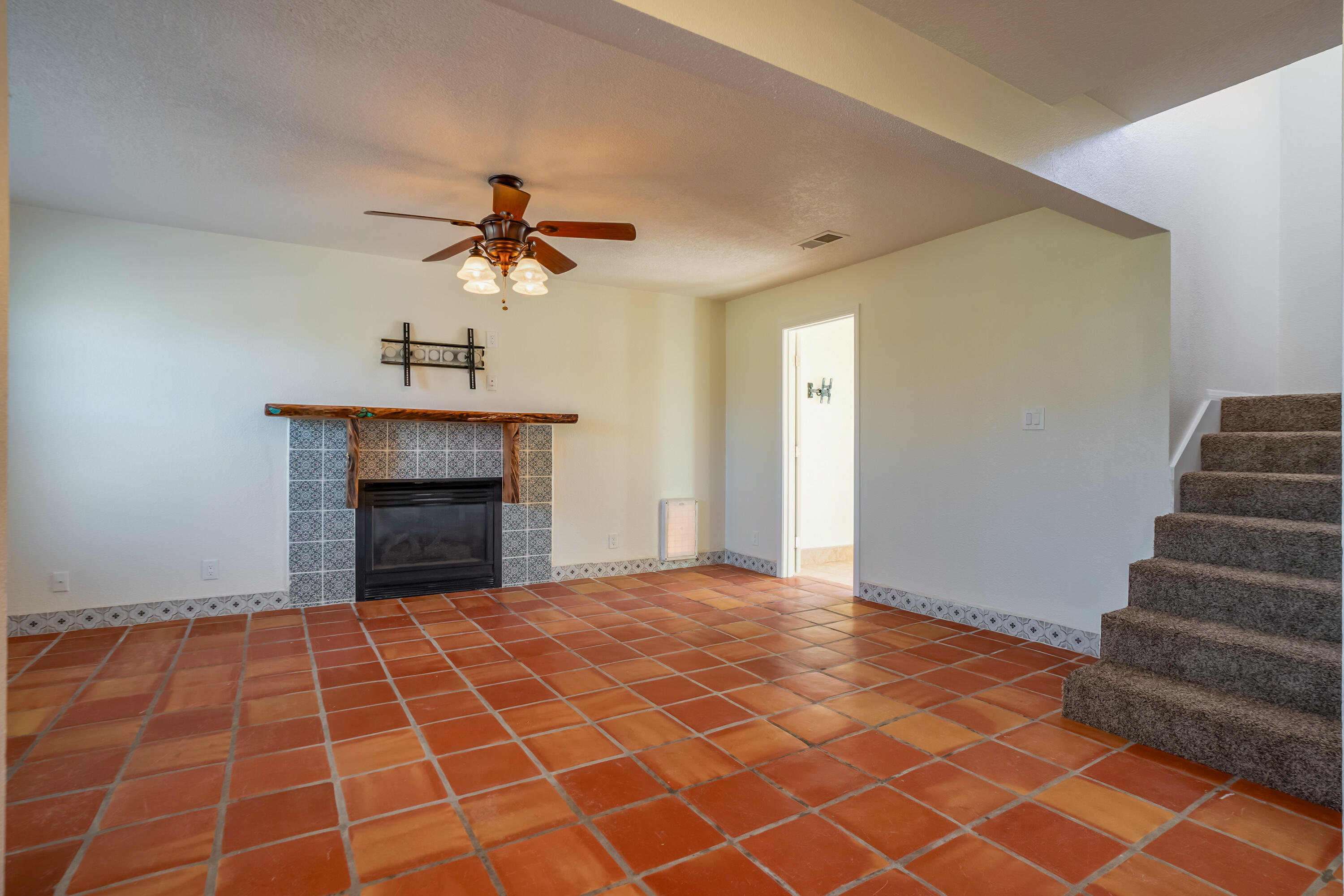 6940 Topeka Hills Drive NE