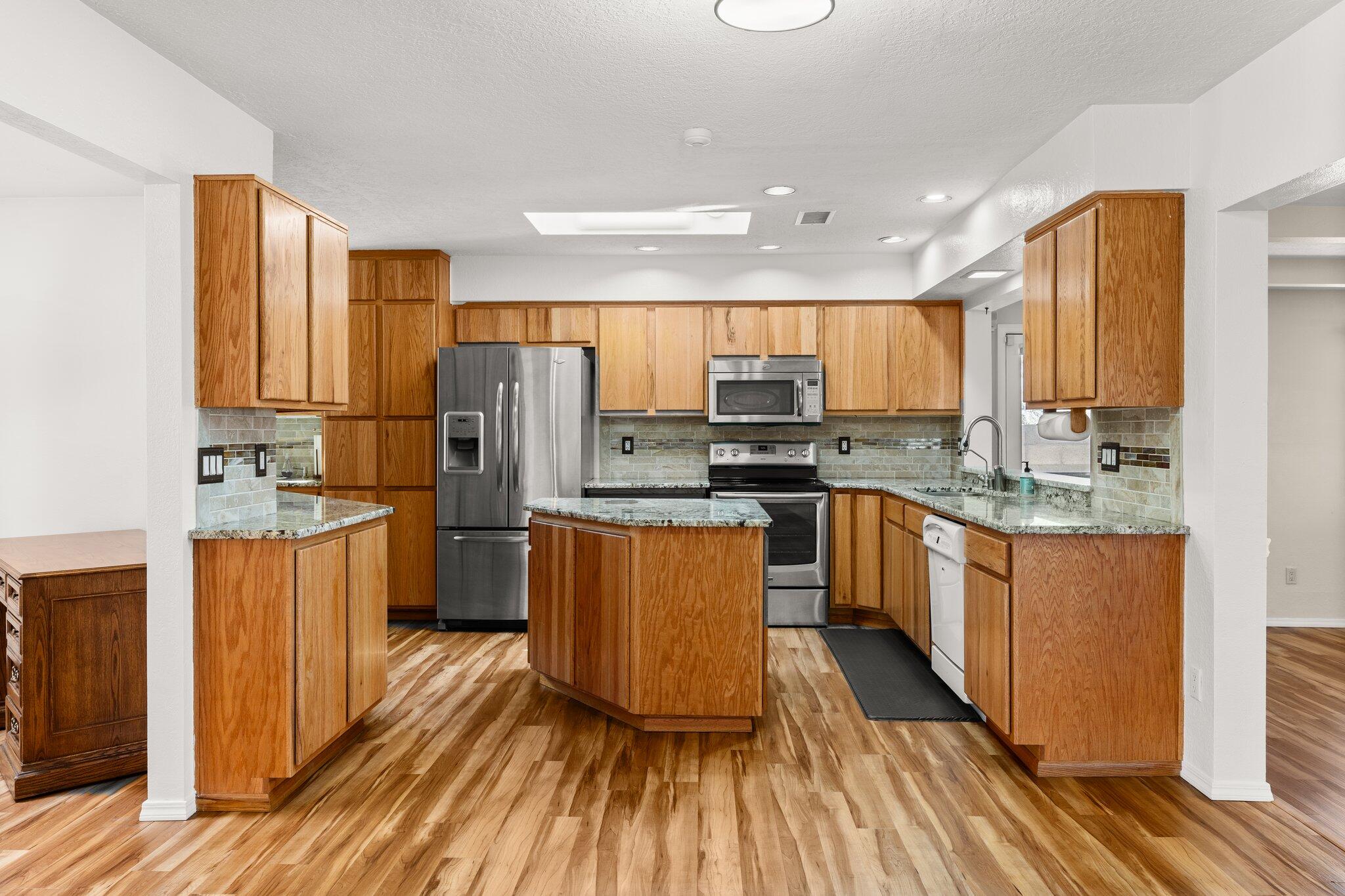 6625 Gisele Drive NE