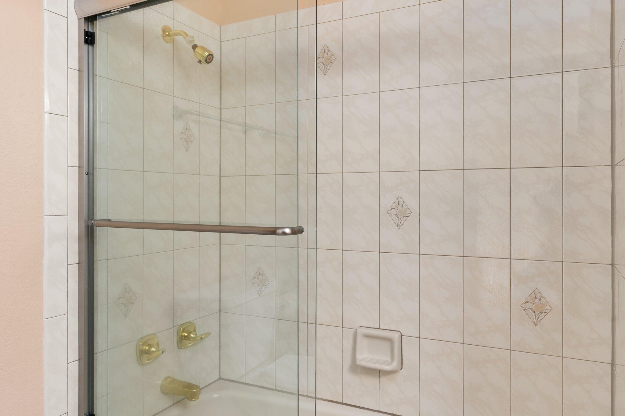 6625 Gisele Drive NE