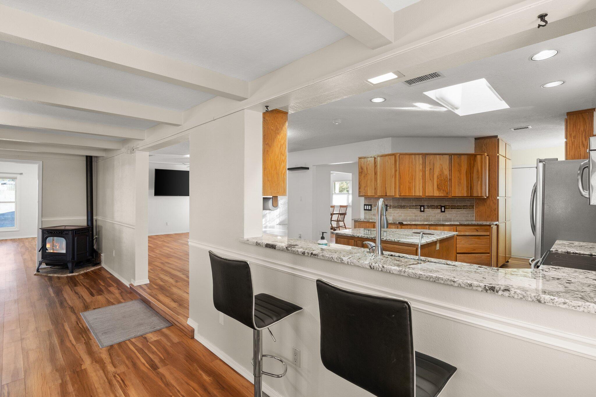 6625 Gisele Drive NE