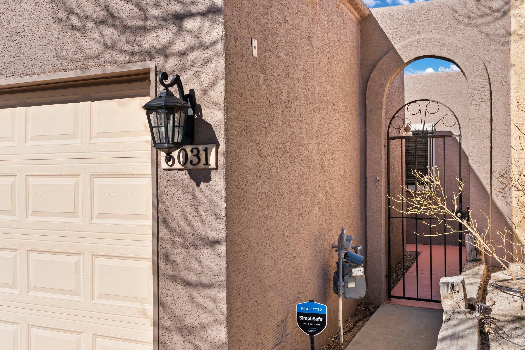 6031 Del Campo Place NE