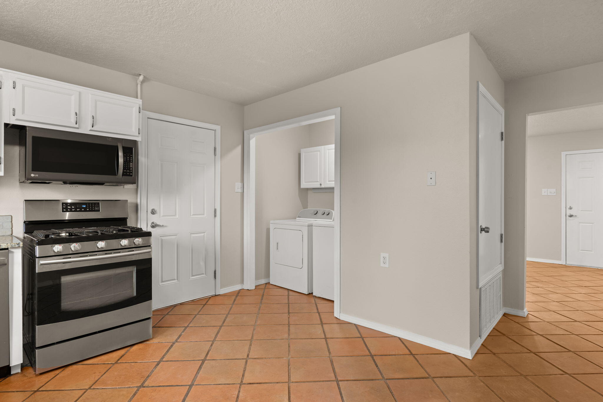 511 Keleher Avenue NW