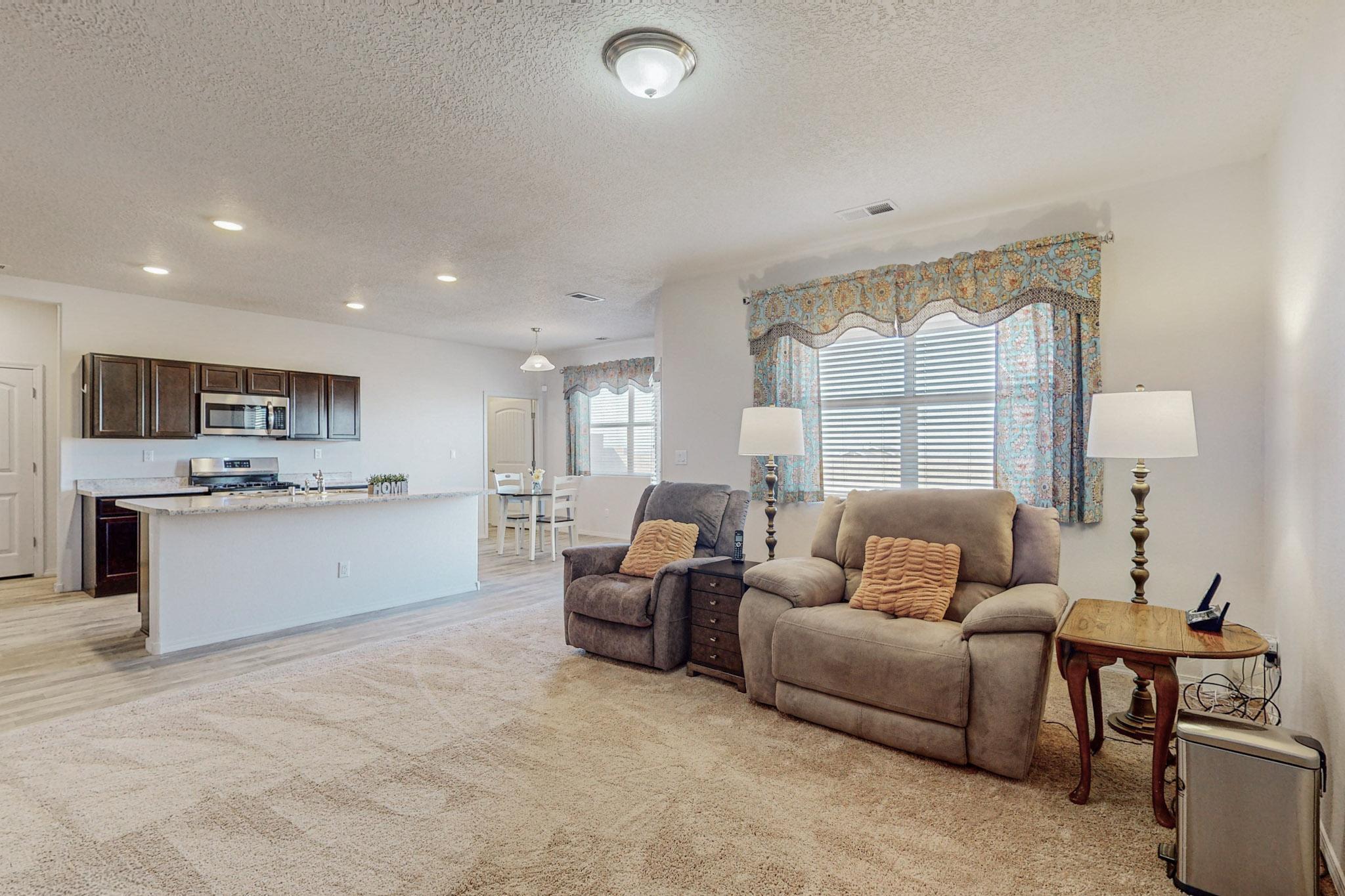 11 Dos Hermanos Court