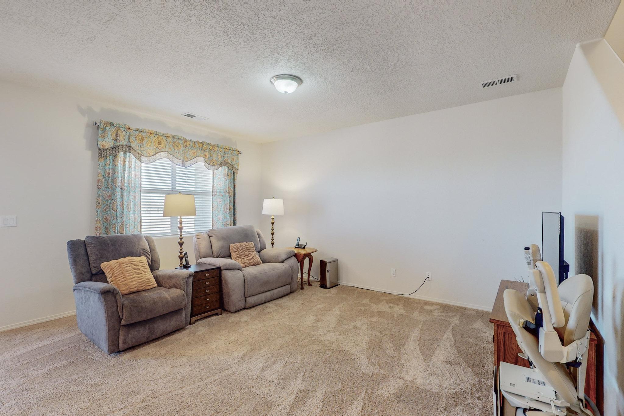 11 Dos Hermanos Court