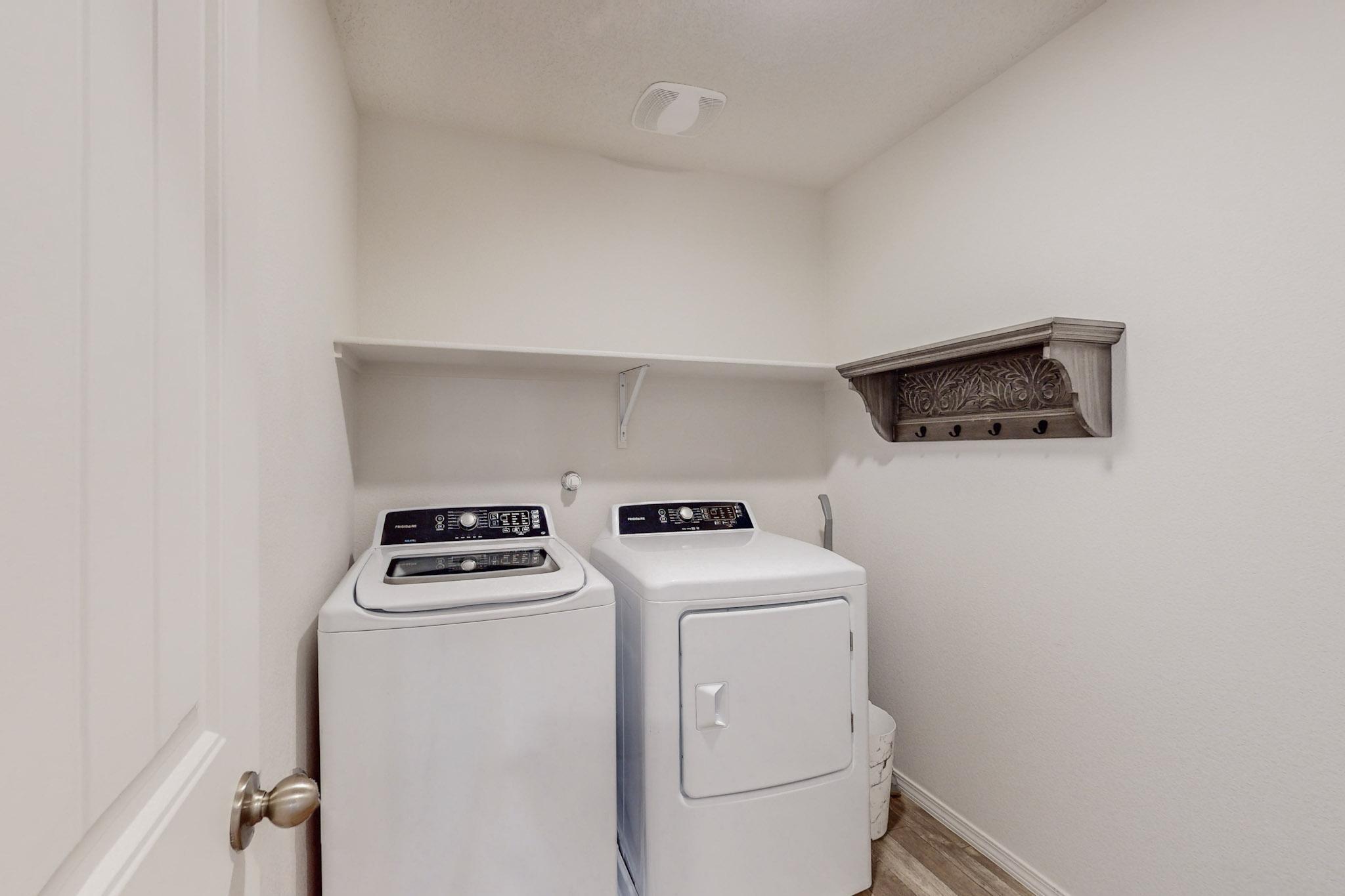 11 Dos Hermanos Court