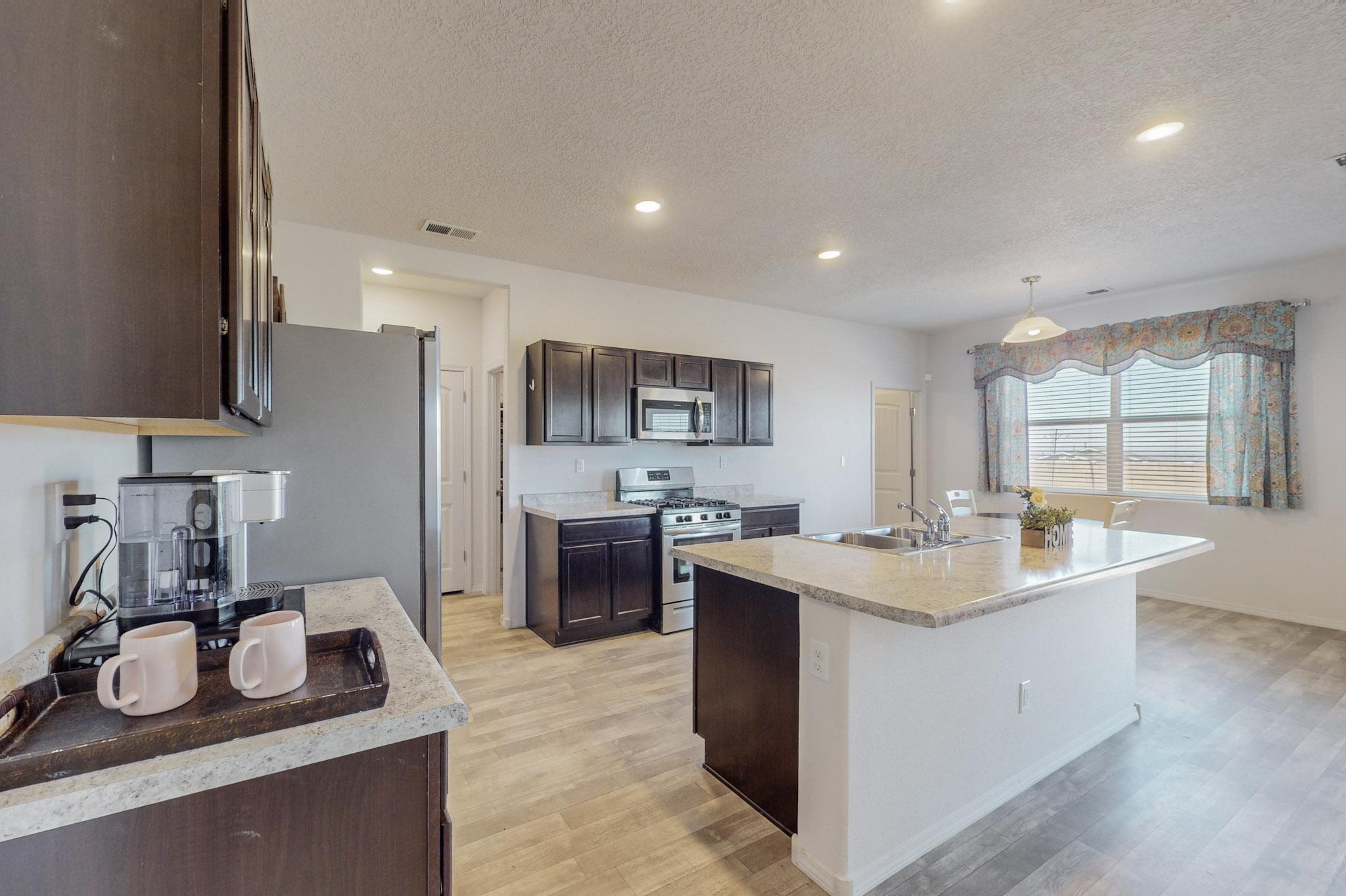 11 Dos Hermanos Court