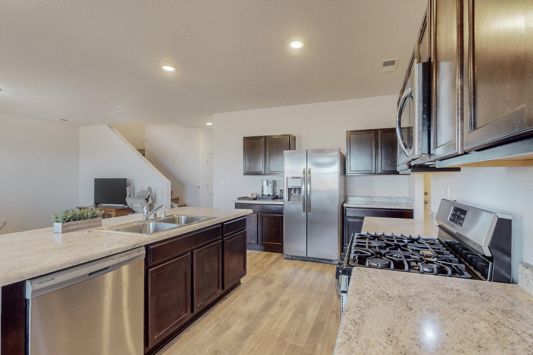 11 Dos Hermanos Court