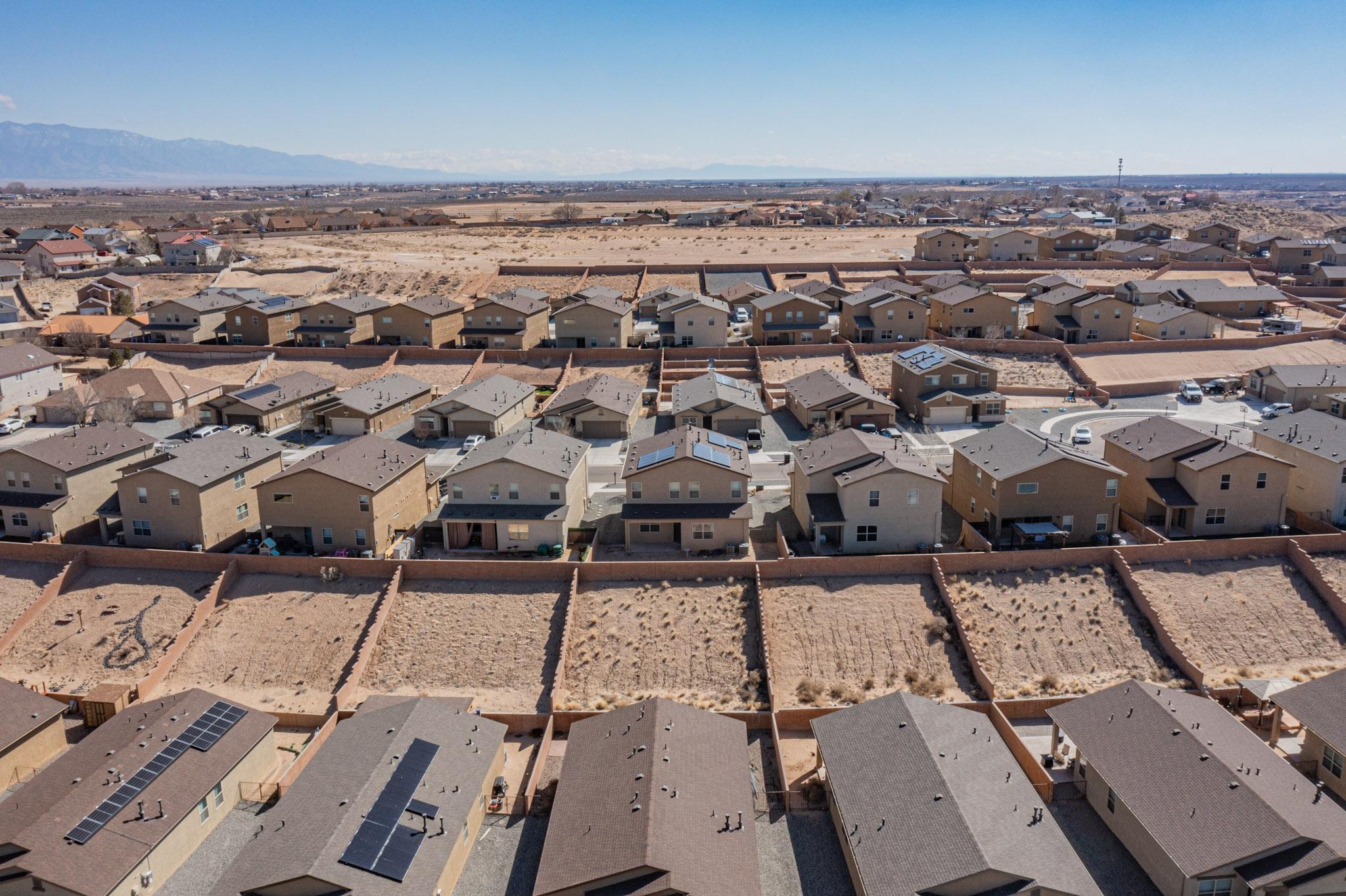 11 Dos Hermanos Court