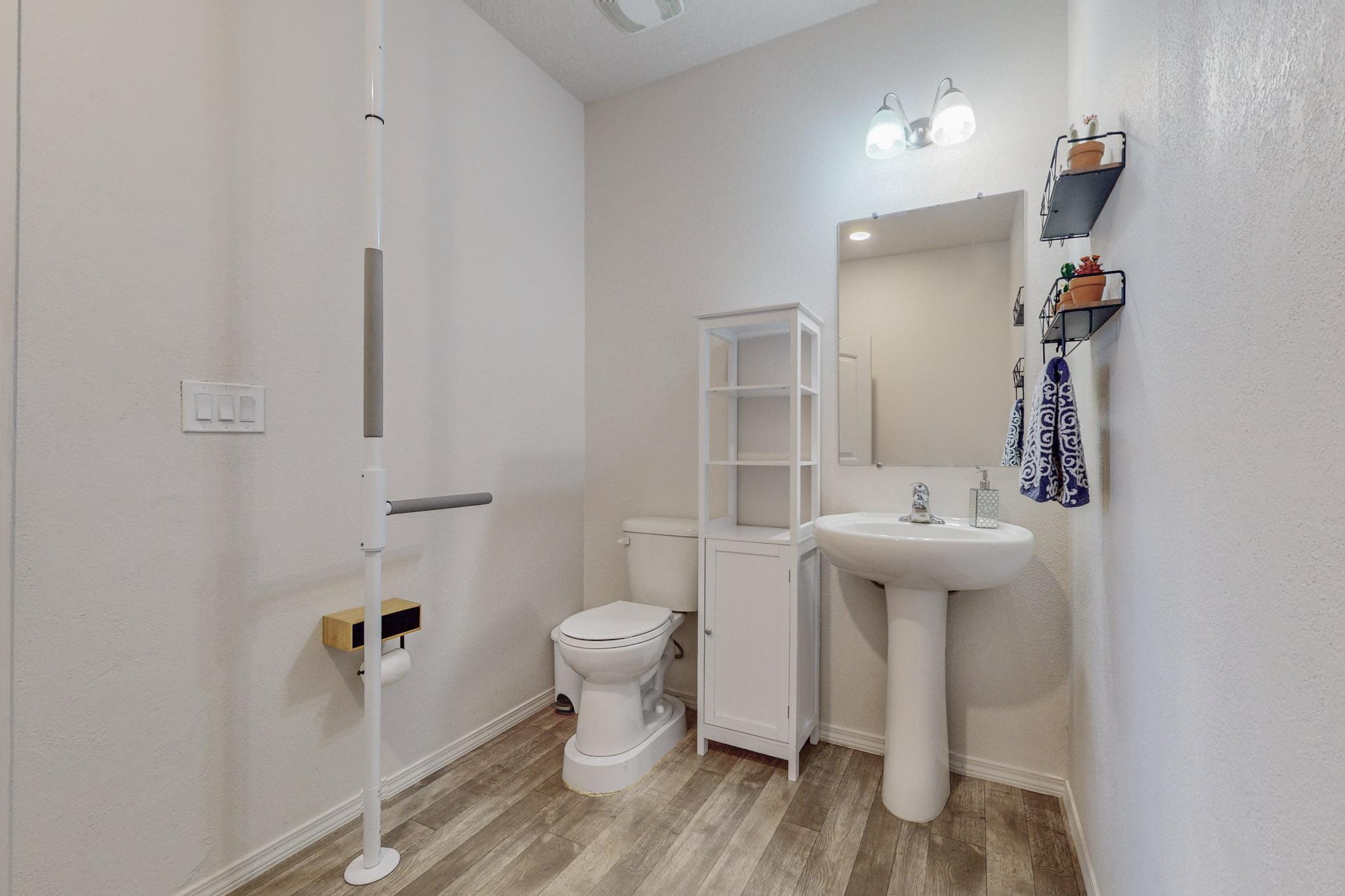 11 Dos Hermanos Court