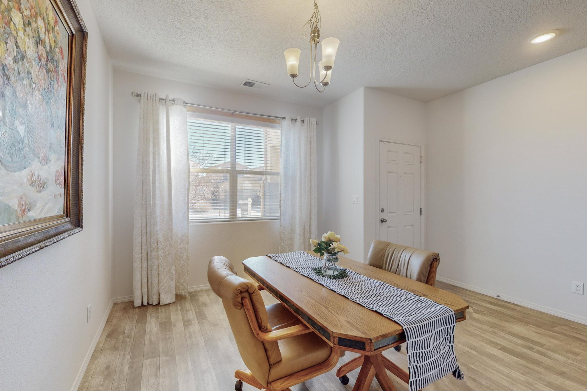 11 Dos Hermanos Court