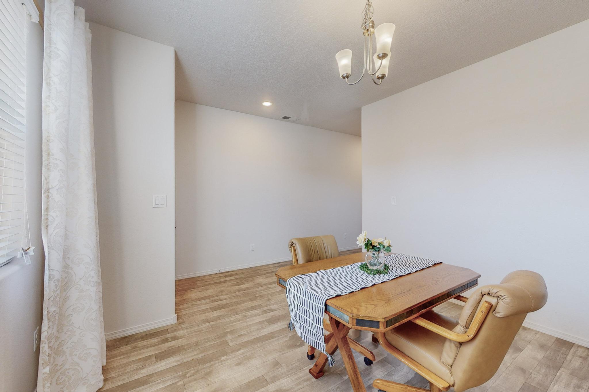 11 Dos Hermanos Court