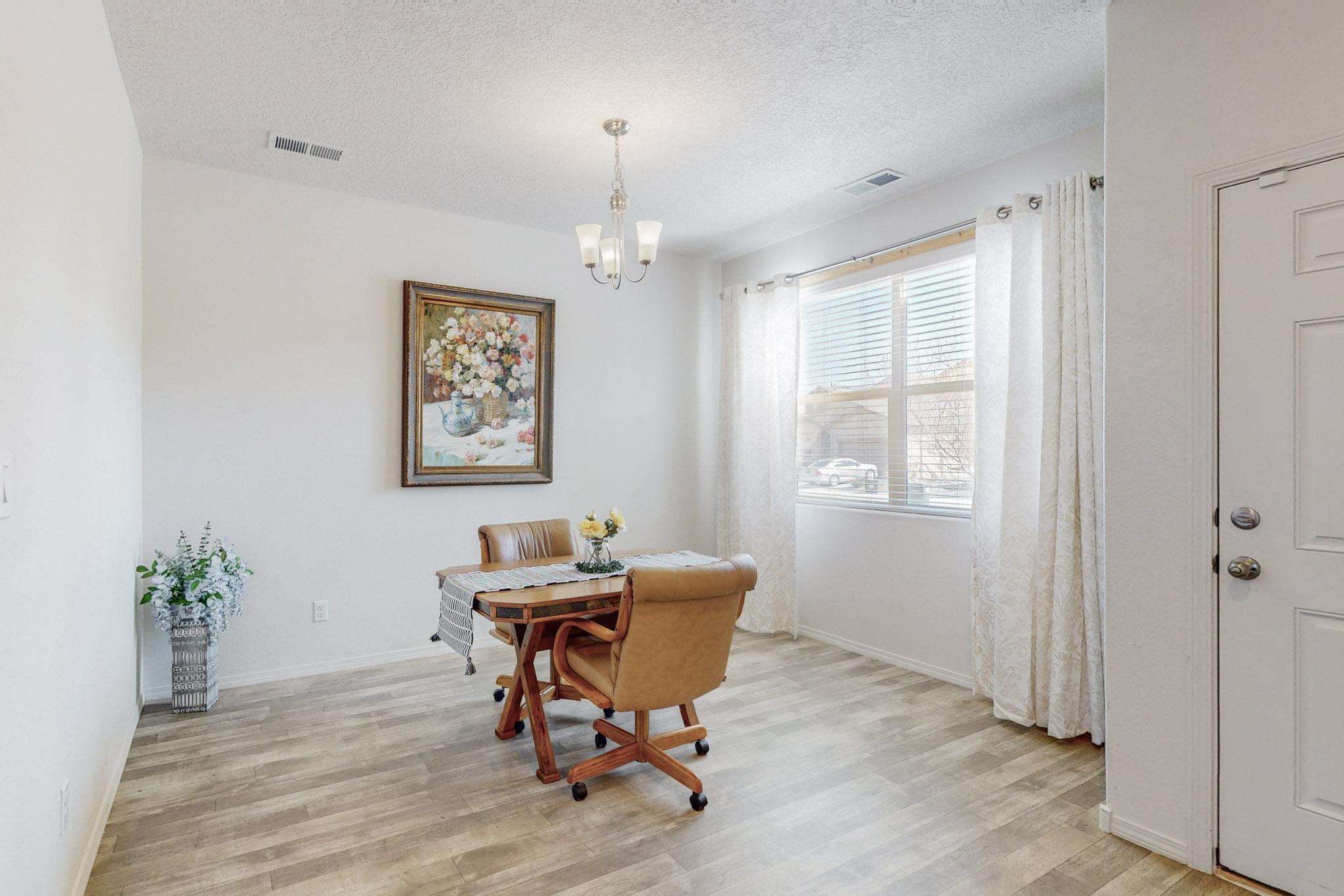 11 Dos Hermanos Court