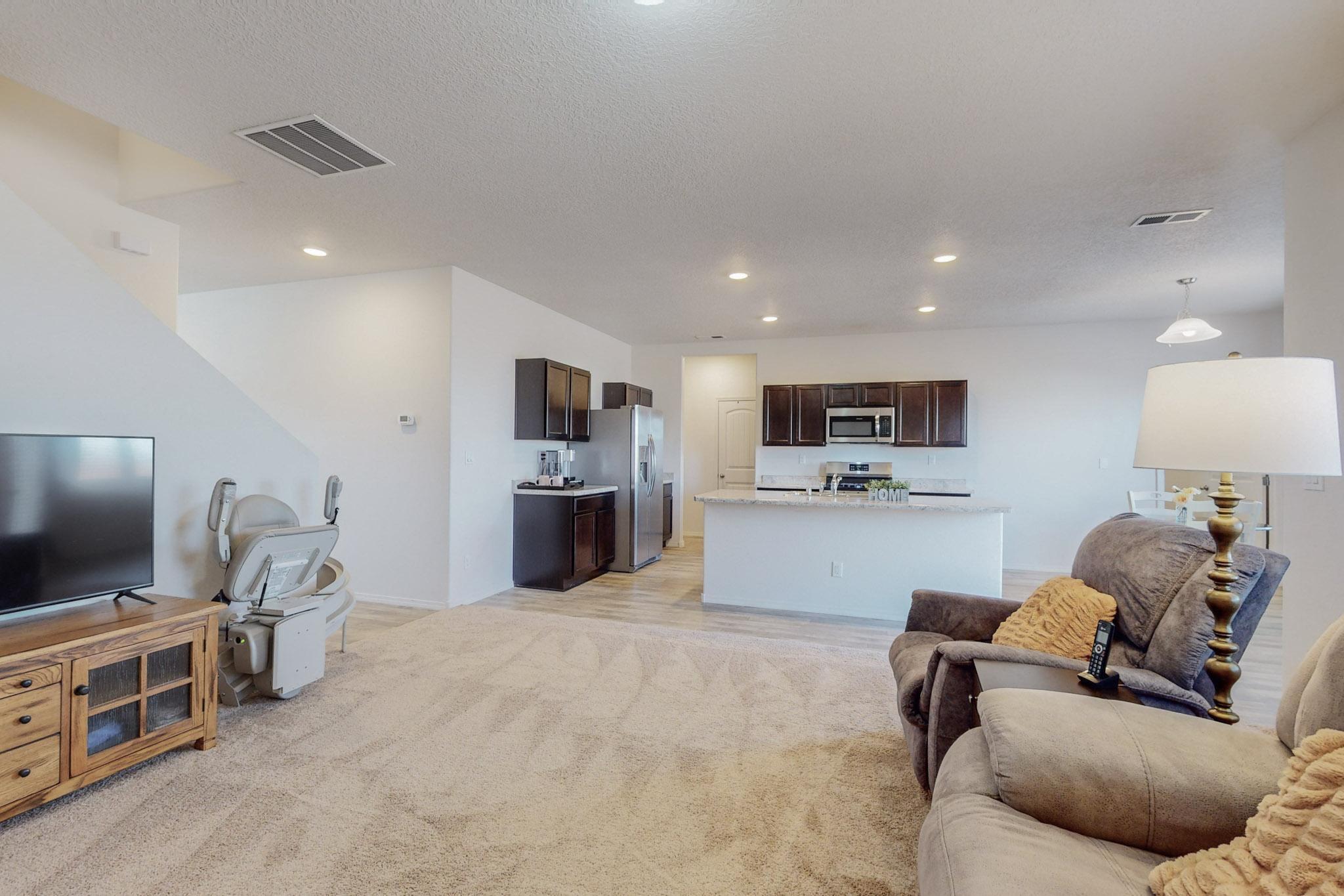 11 Dos Hermanos Court