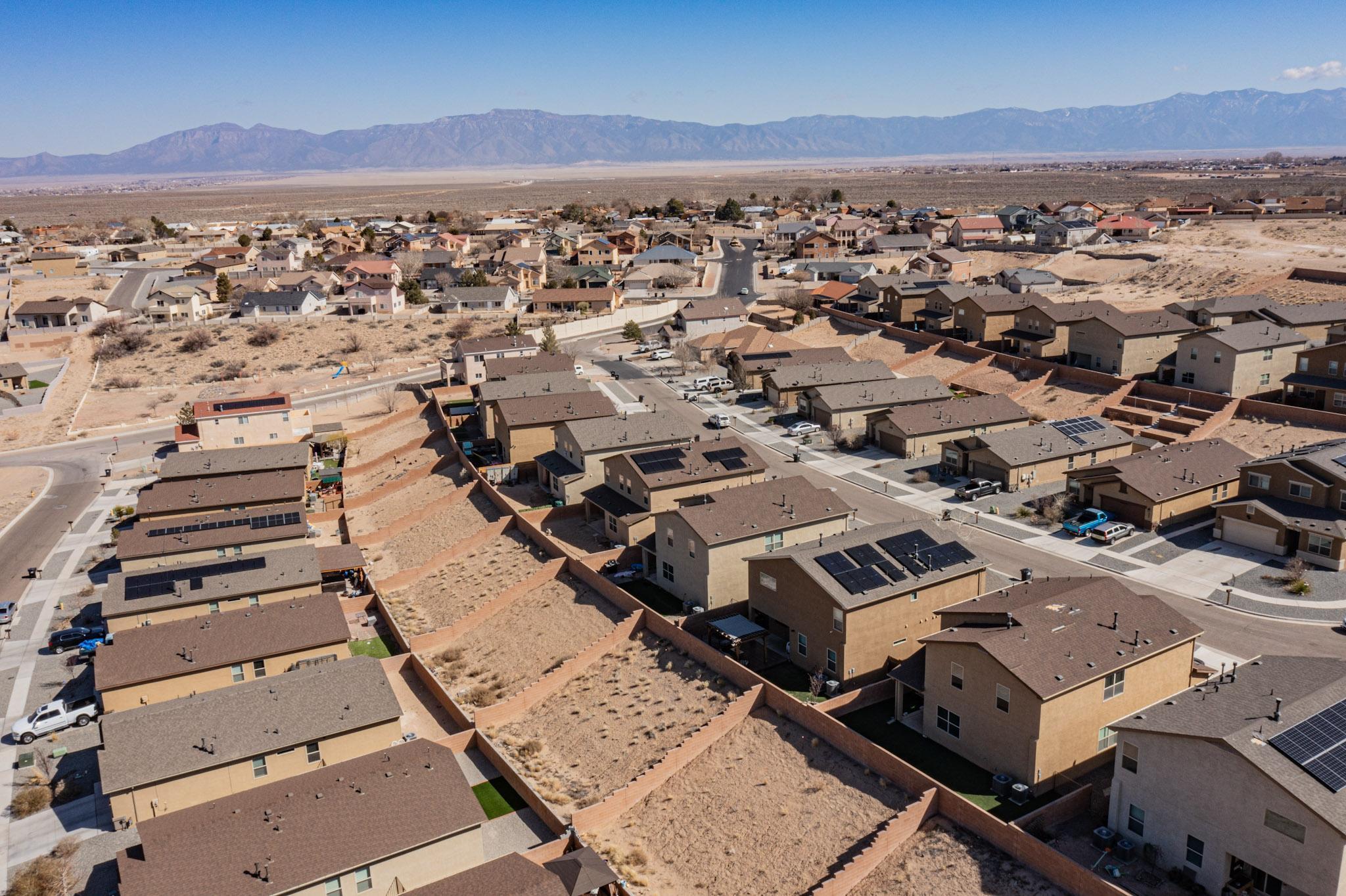 11 Dos Hermanos Court