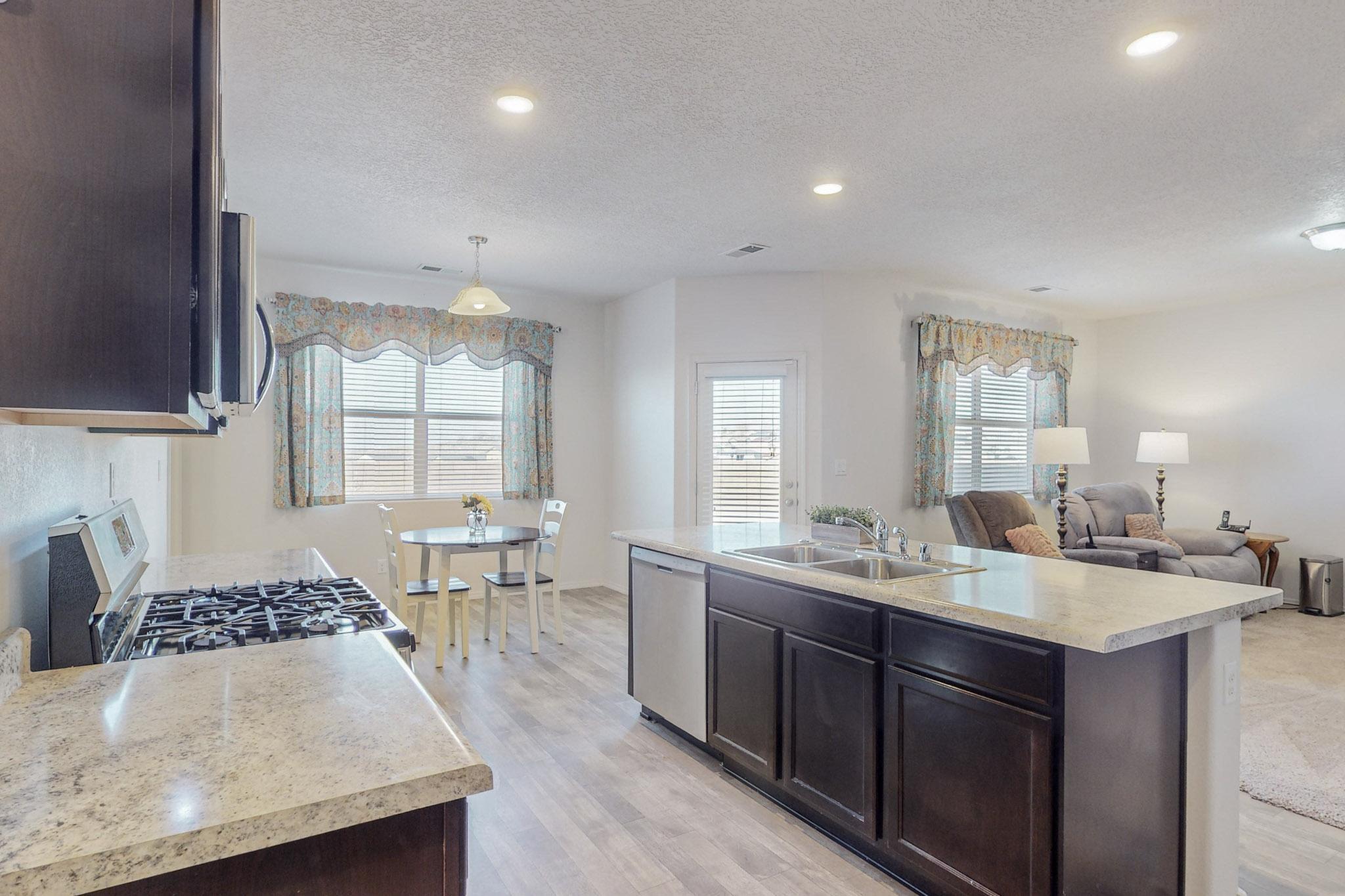 11 Dos Hermanos Court