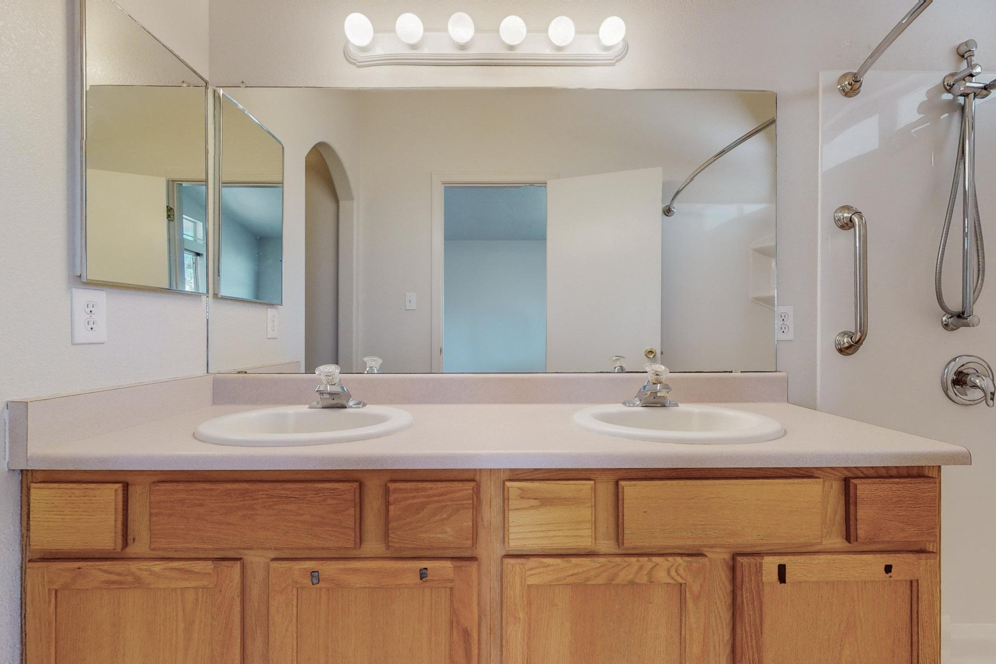 6936 Skylar Drive NE