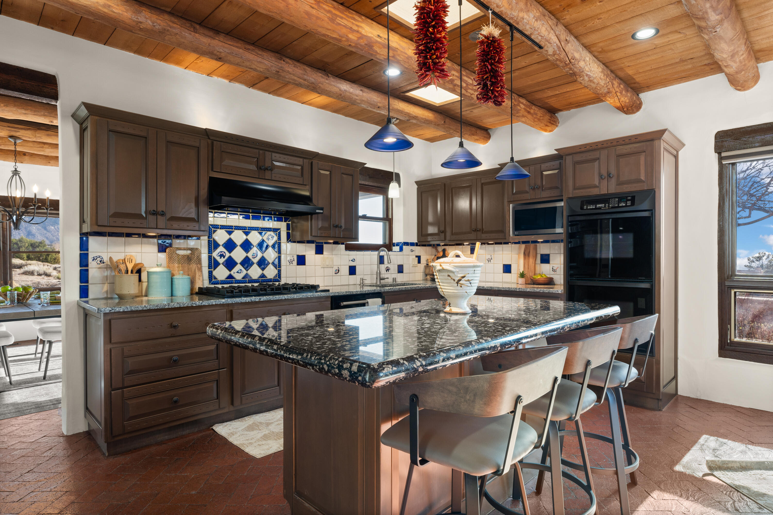 538 Black Bear Road NE