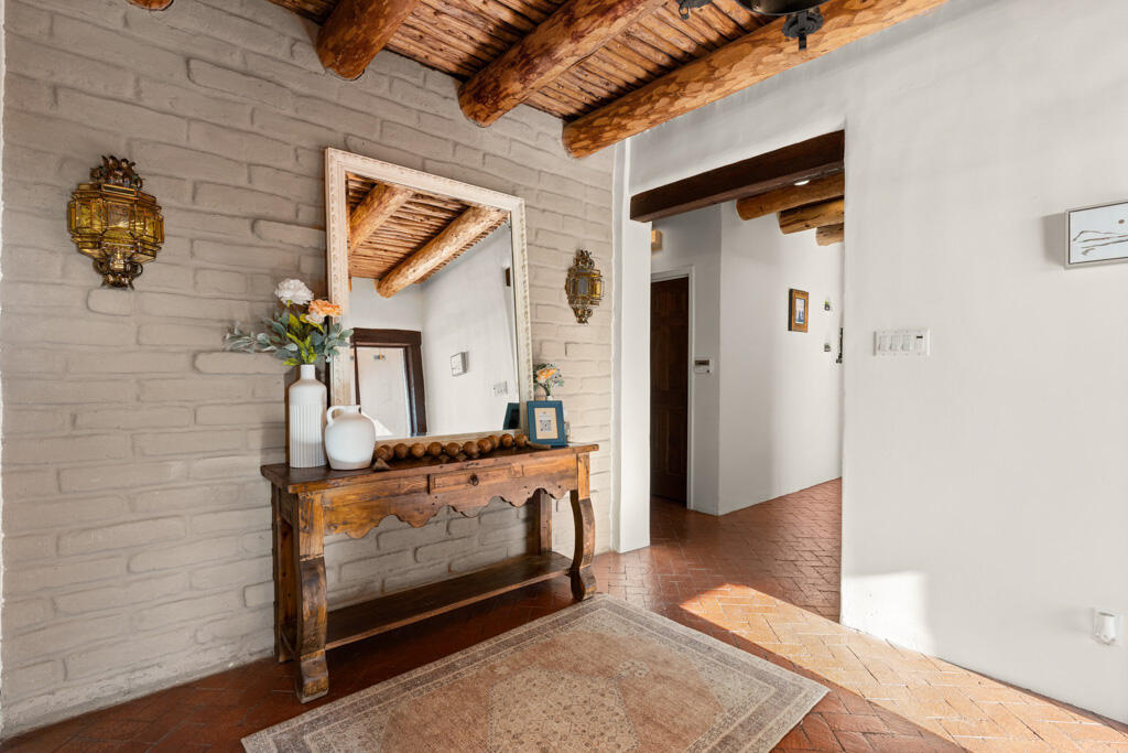 538 Black Bear Road NE