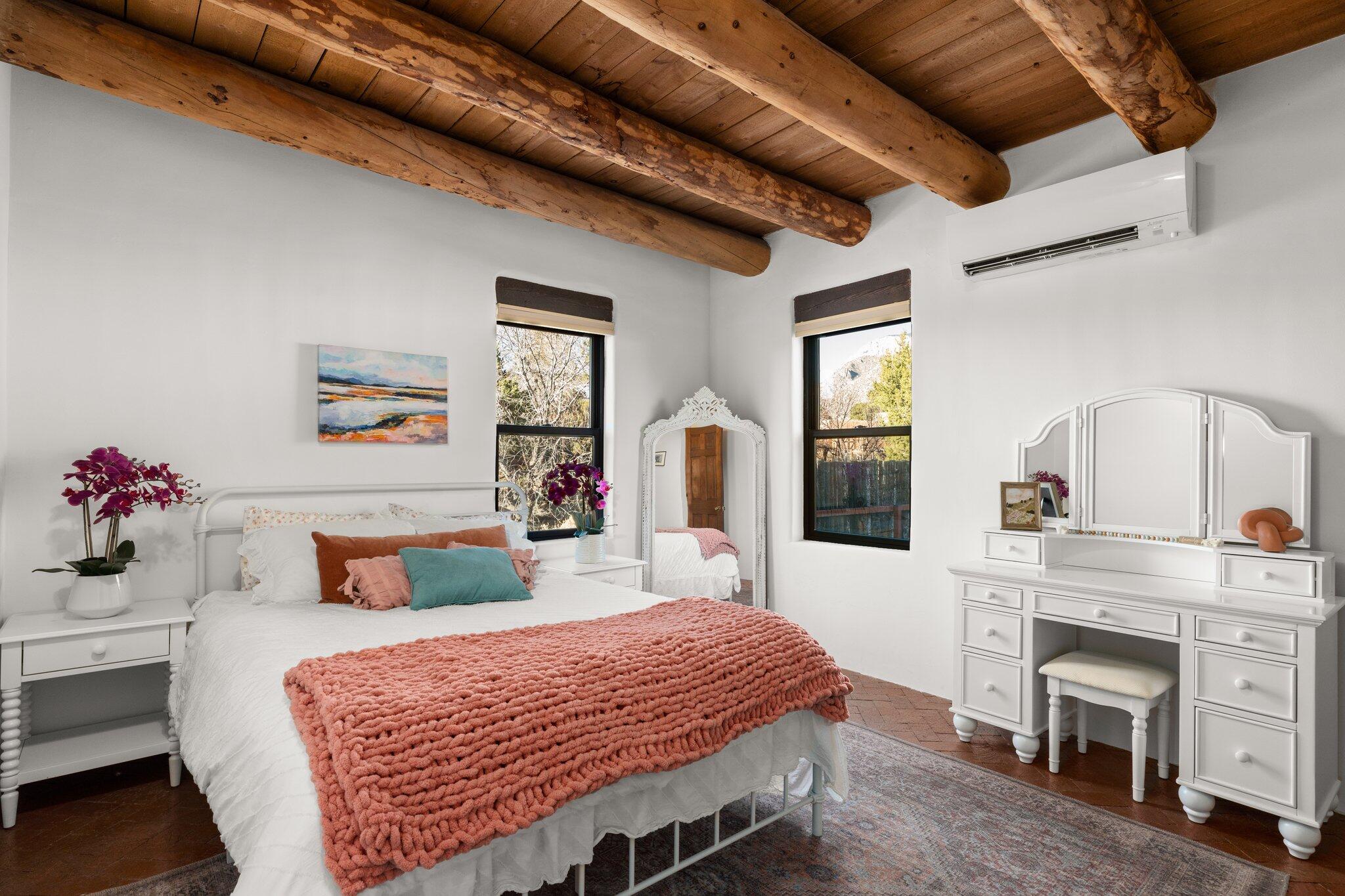 538 Black Bear Road NE