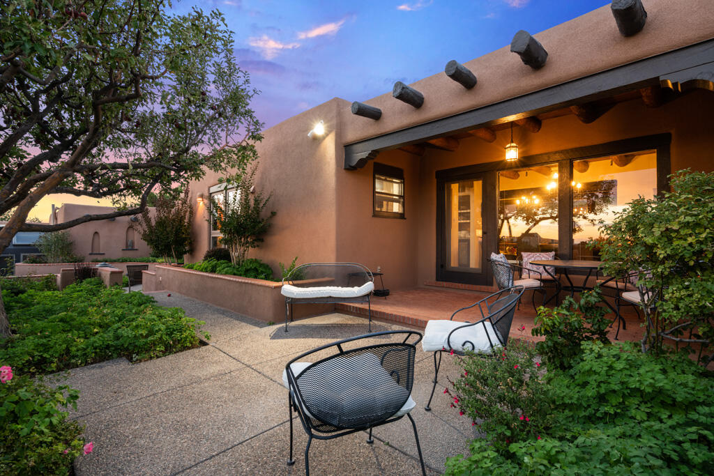 538 Black Bear Road NE