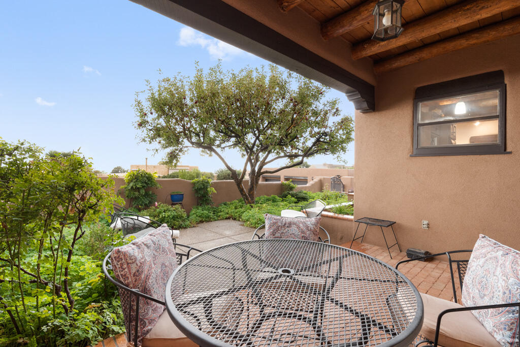 538 Black Bear Road NE