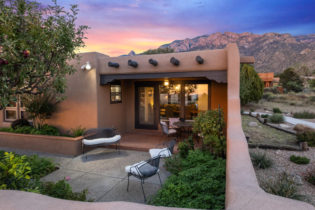 538 Black Bear Road NE