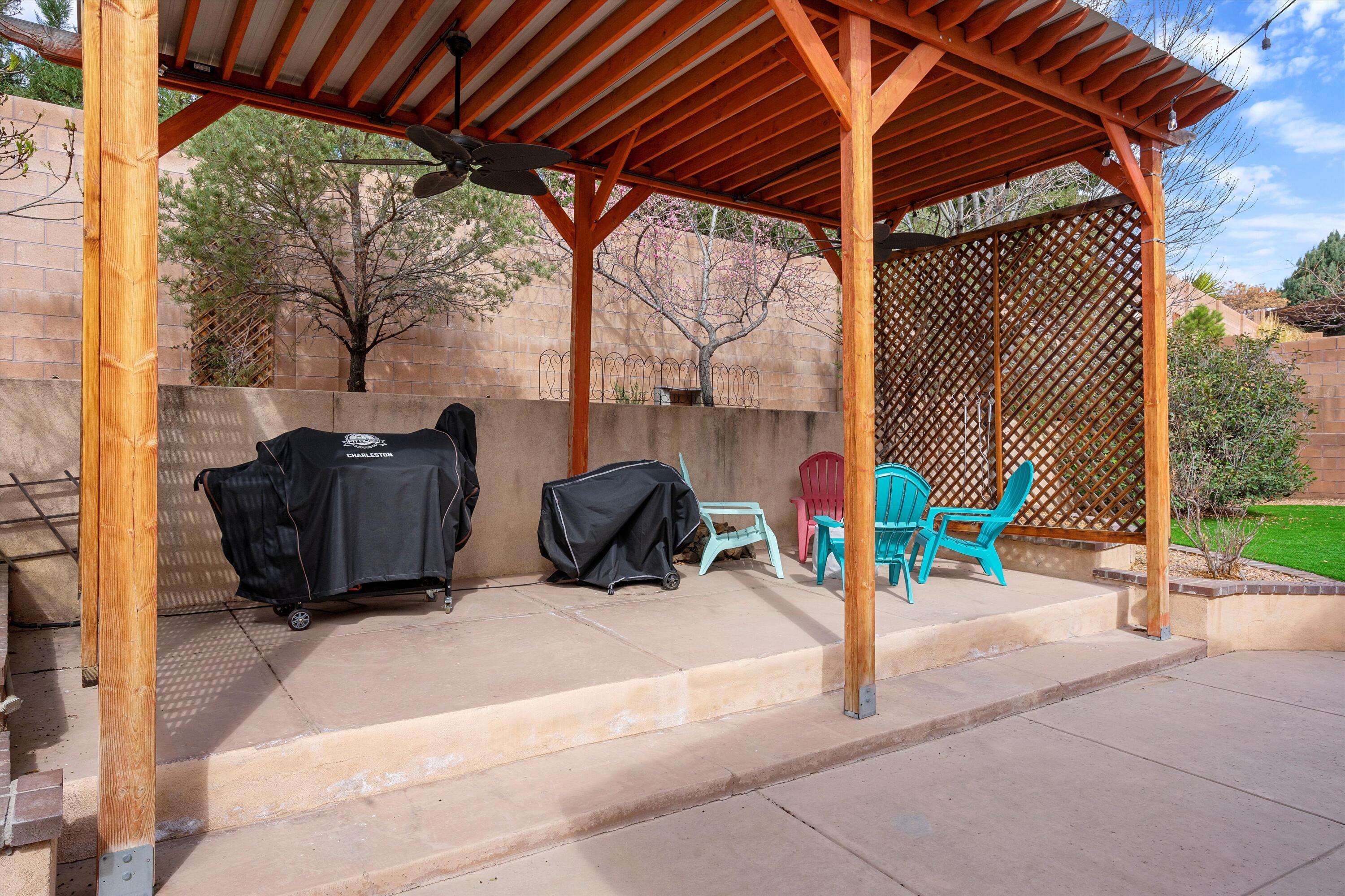 1007 Desert Broom Road NE