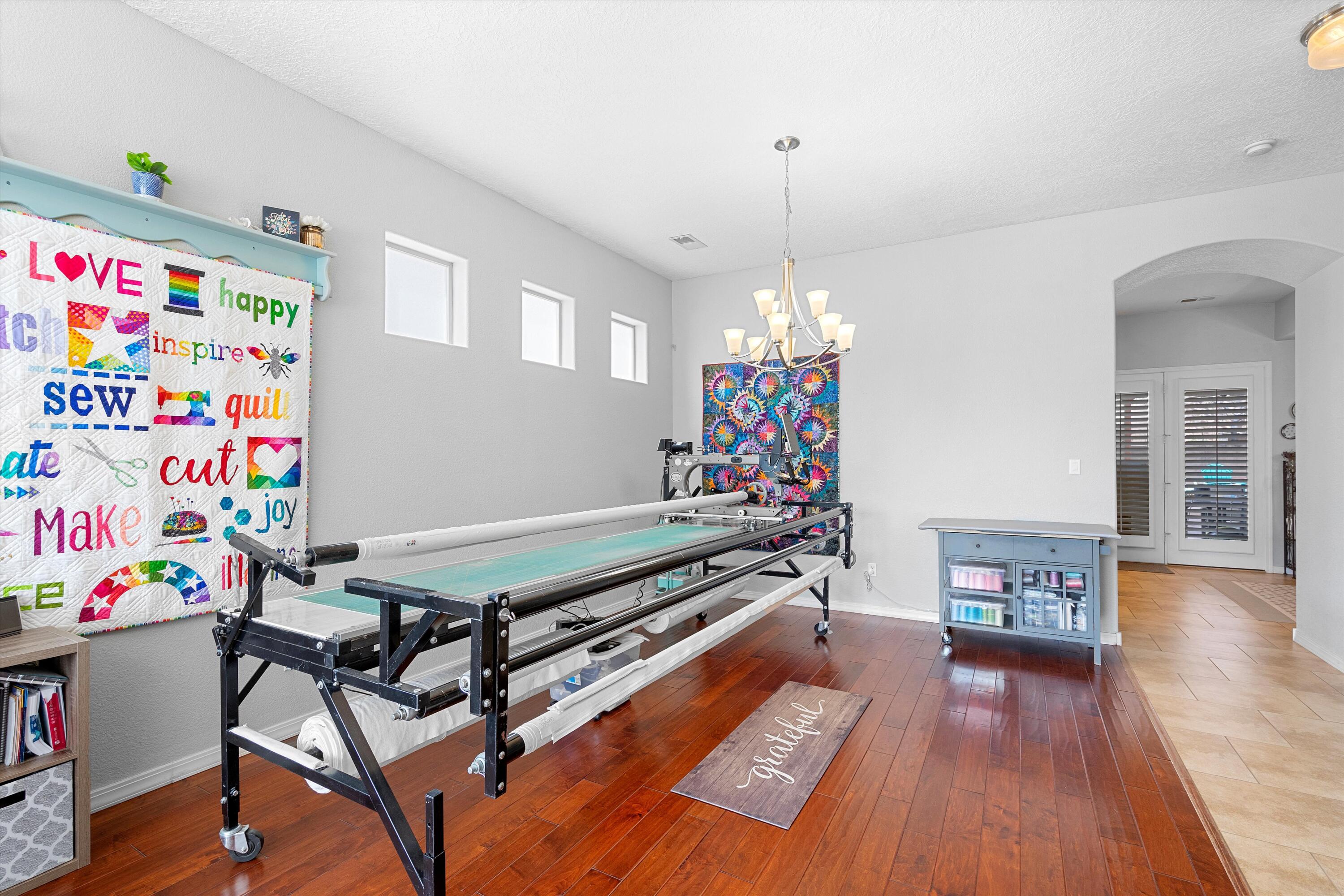 1007 Desert Broom Road NE