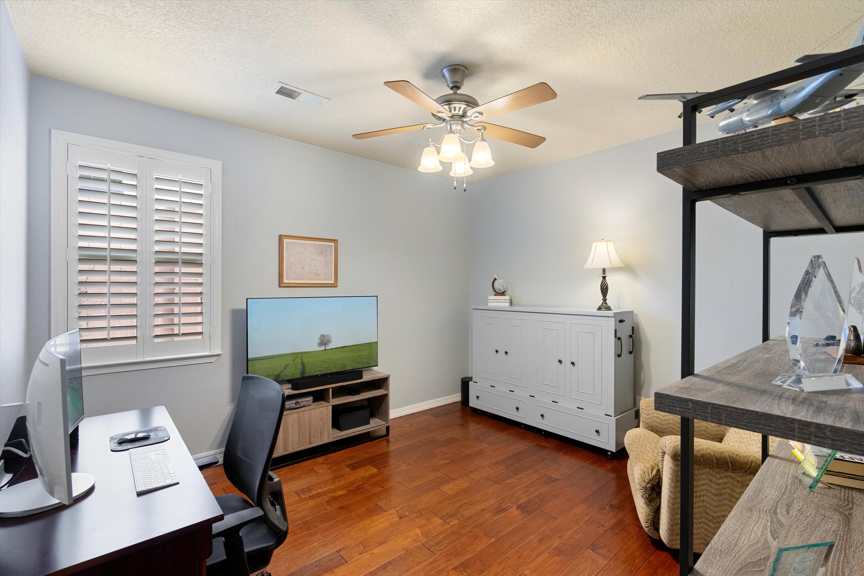 1007 Desert Broom Road NE