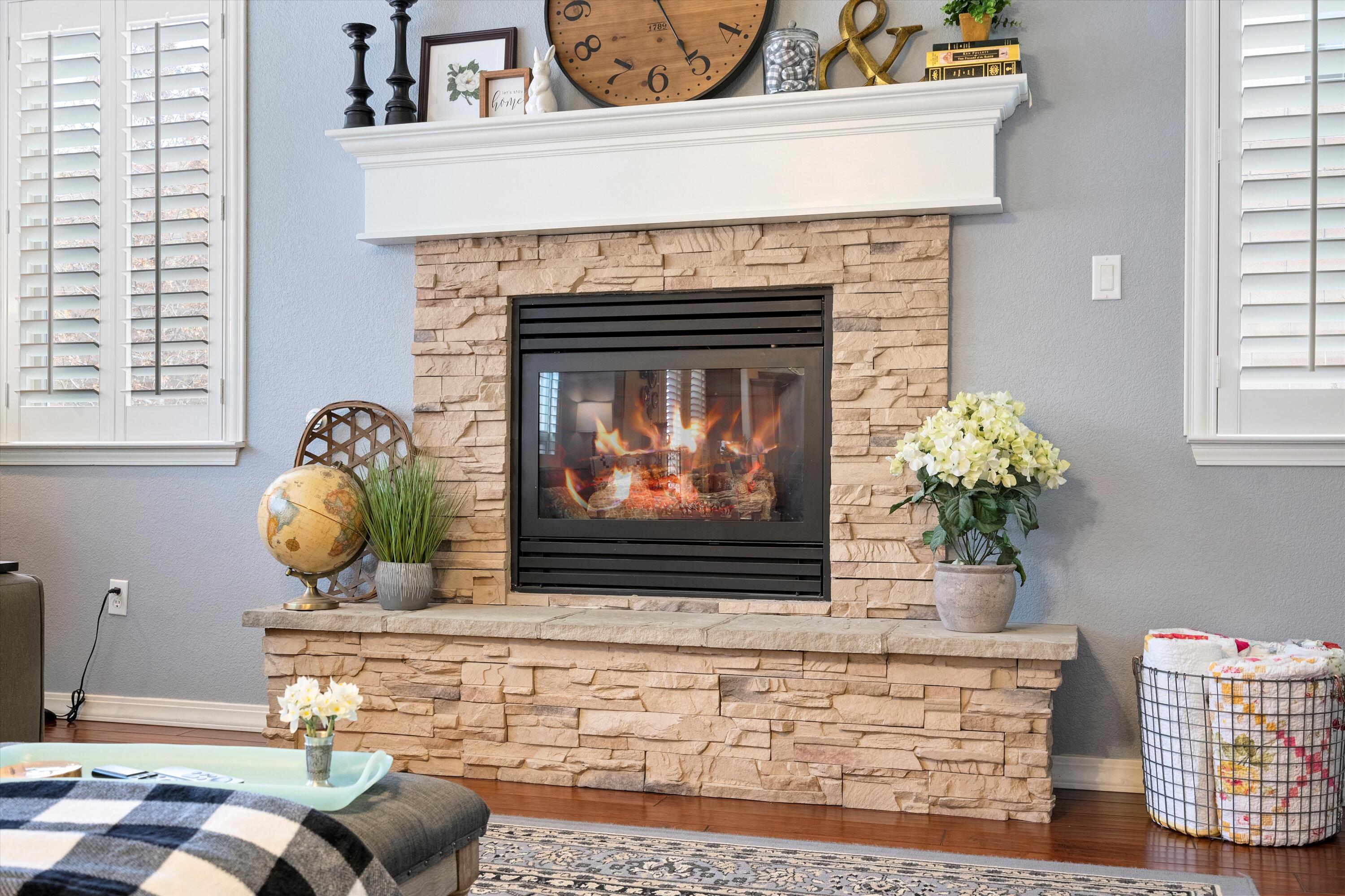 1007 Desert Broom Road NE