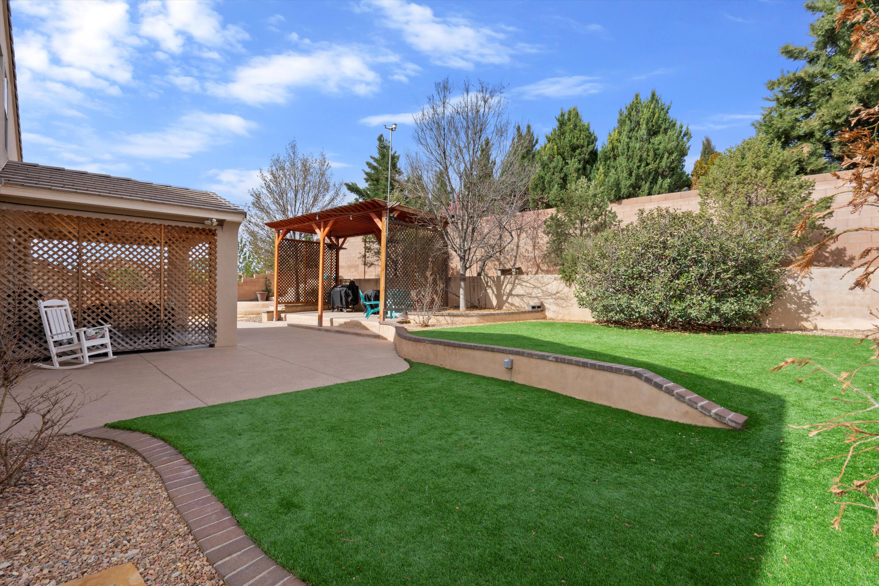 1007 Desert Broom Road NE